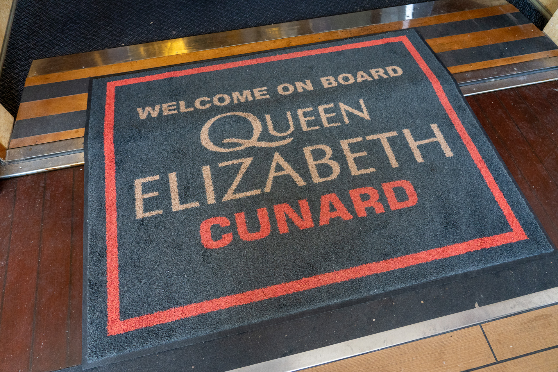 ついにクイーン・エリザベス船内へ