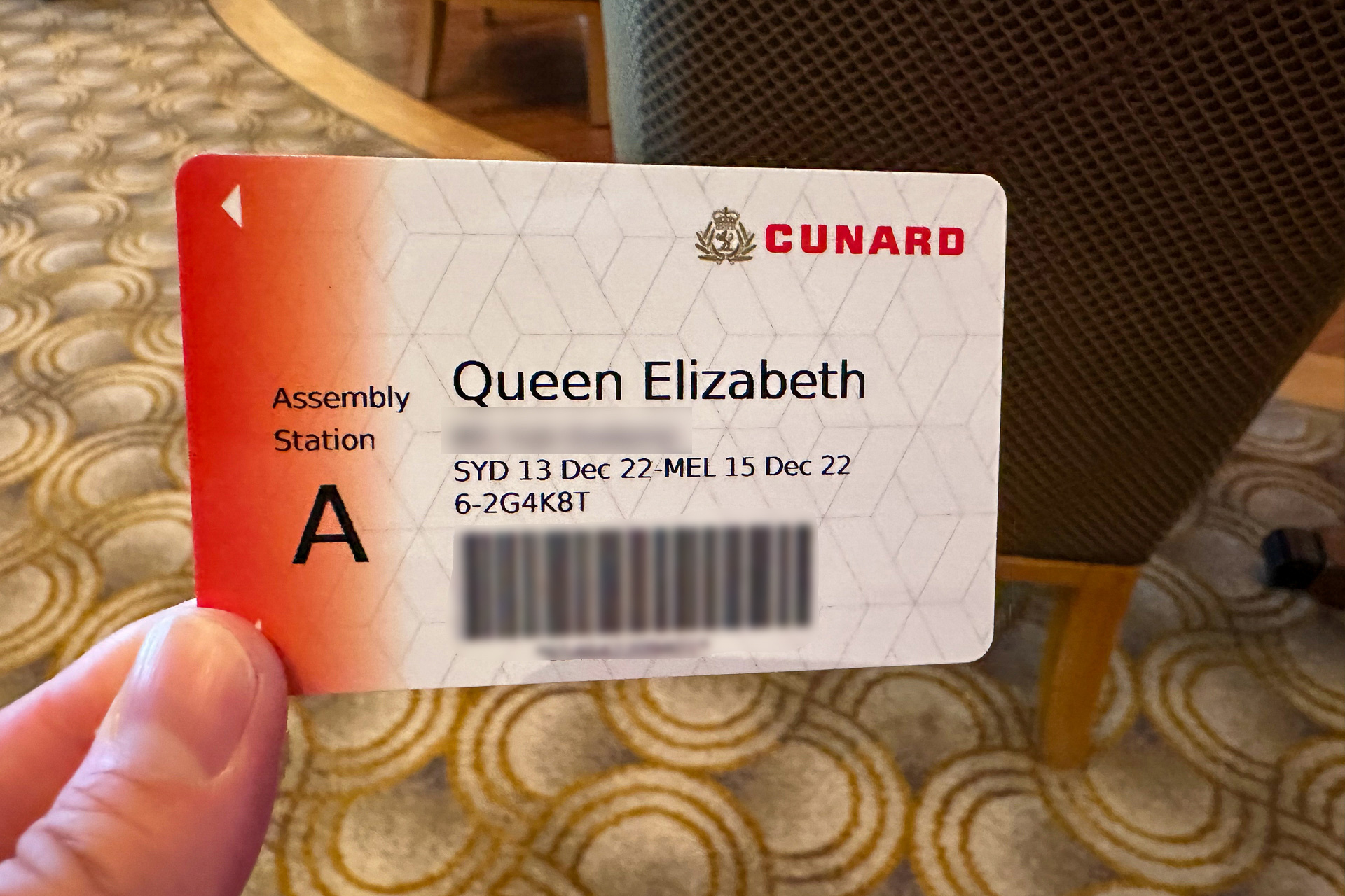 ルームキーにもなっているクルーズカード。名前は印字されていますが、防犯上客室番号の記載はなし。ちなみにこのカードは記念に持ち帰ることができました