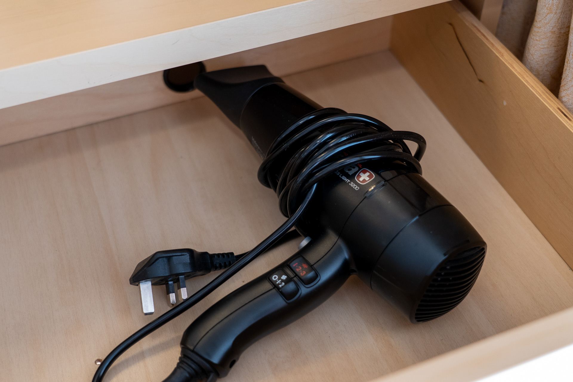 引き出しにドライヤー