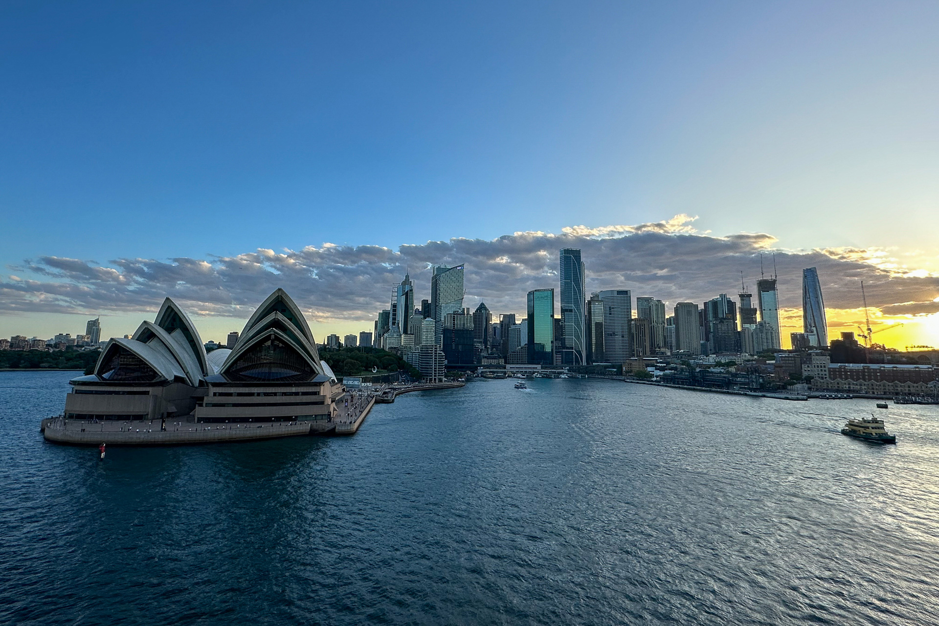 メルボルンに向けてシドニーから出港