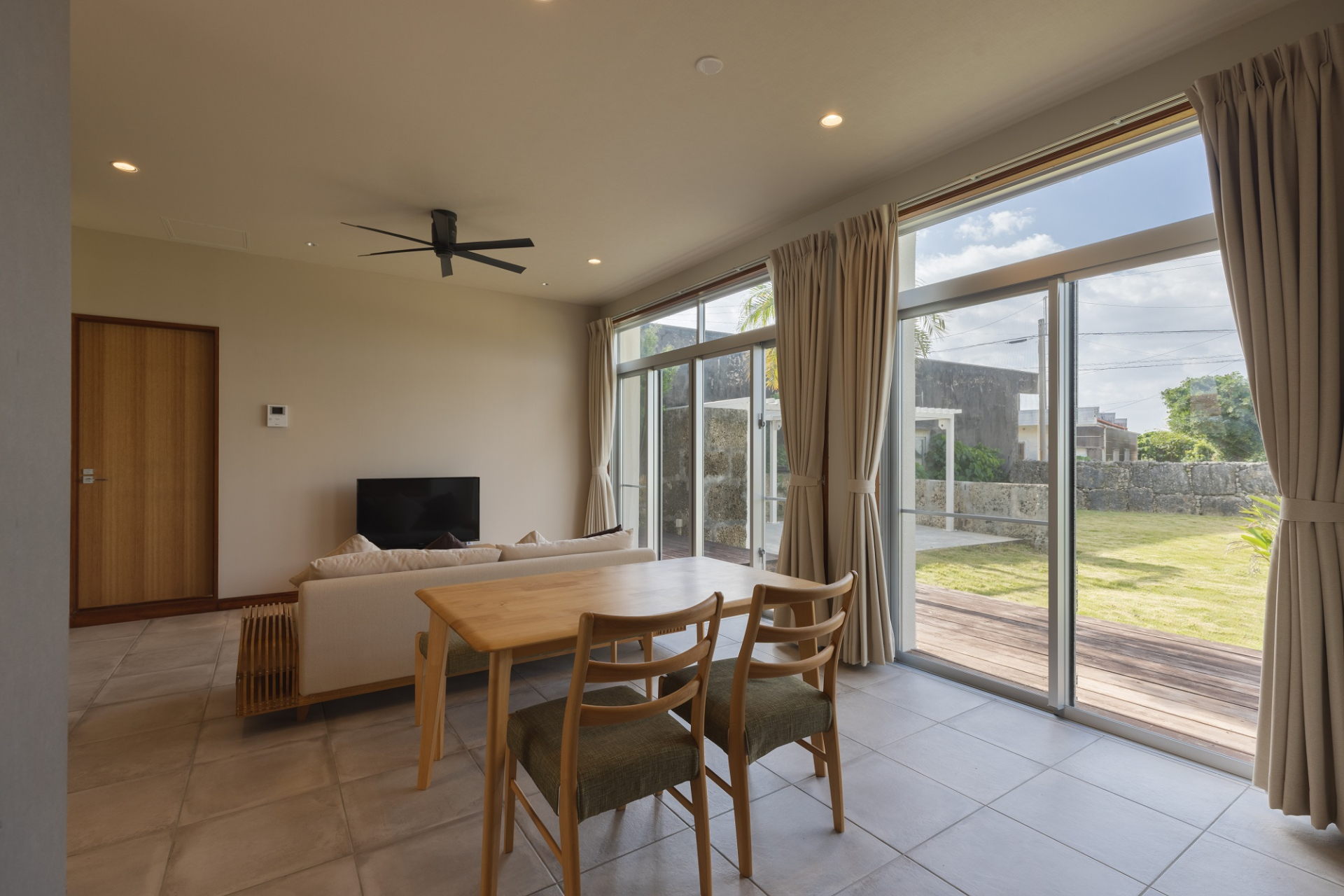 ガーデンを望む