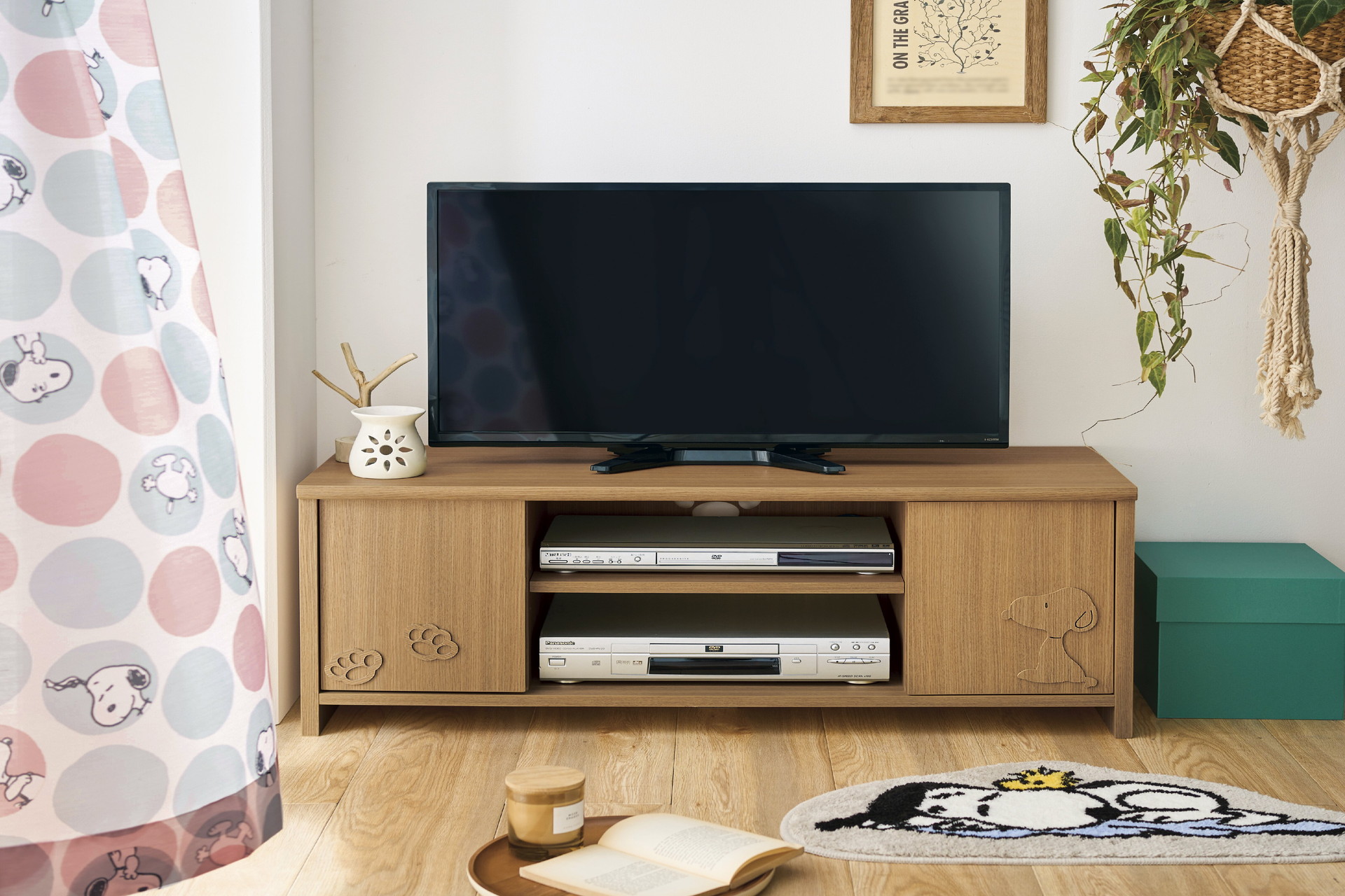 コンパクトテレビ台（1万1900円～1万4900円）