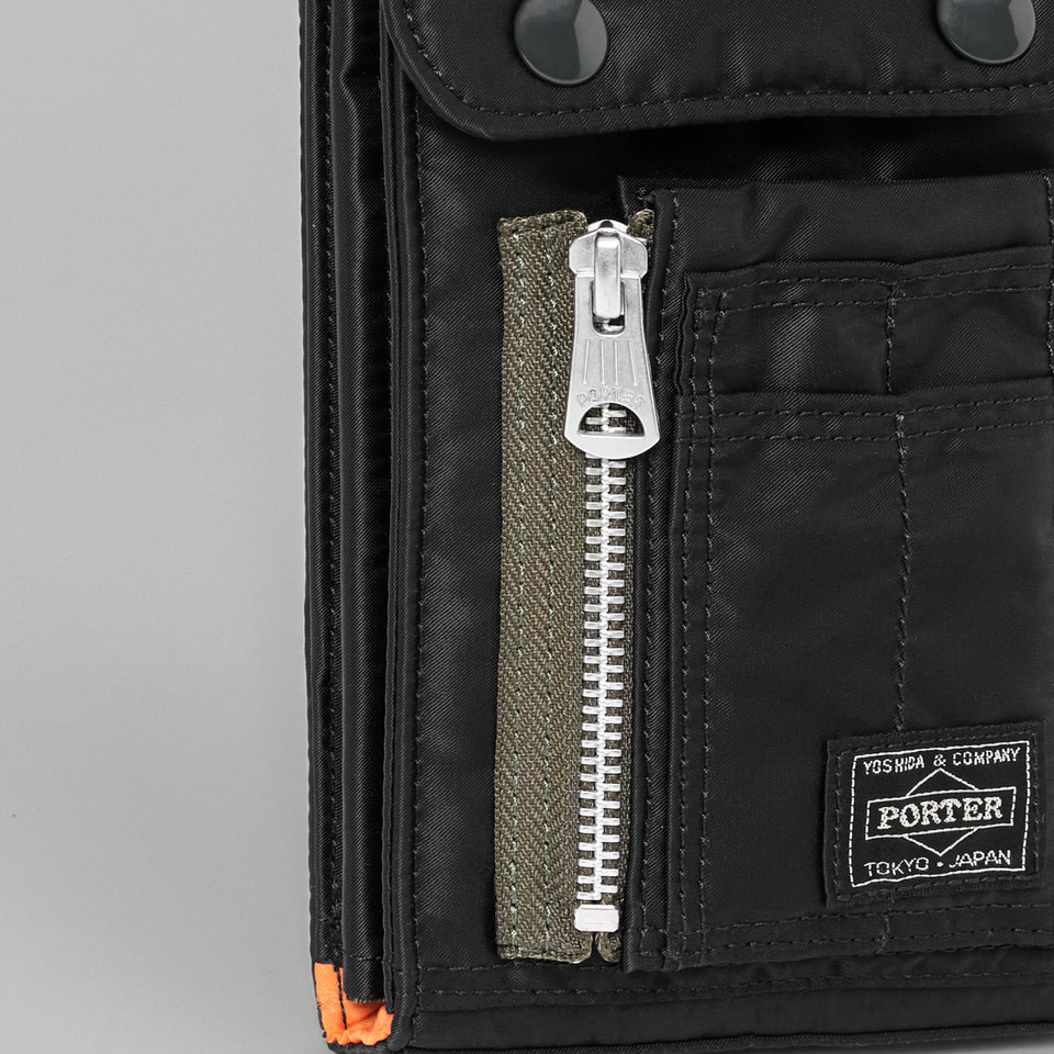 吉田カバン、PX TANKER第10弾。MA-1モチーフの生地や特別な配色