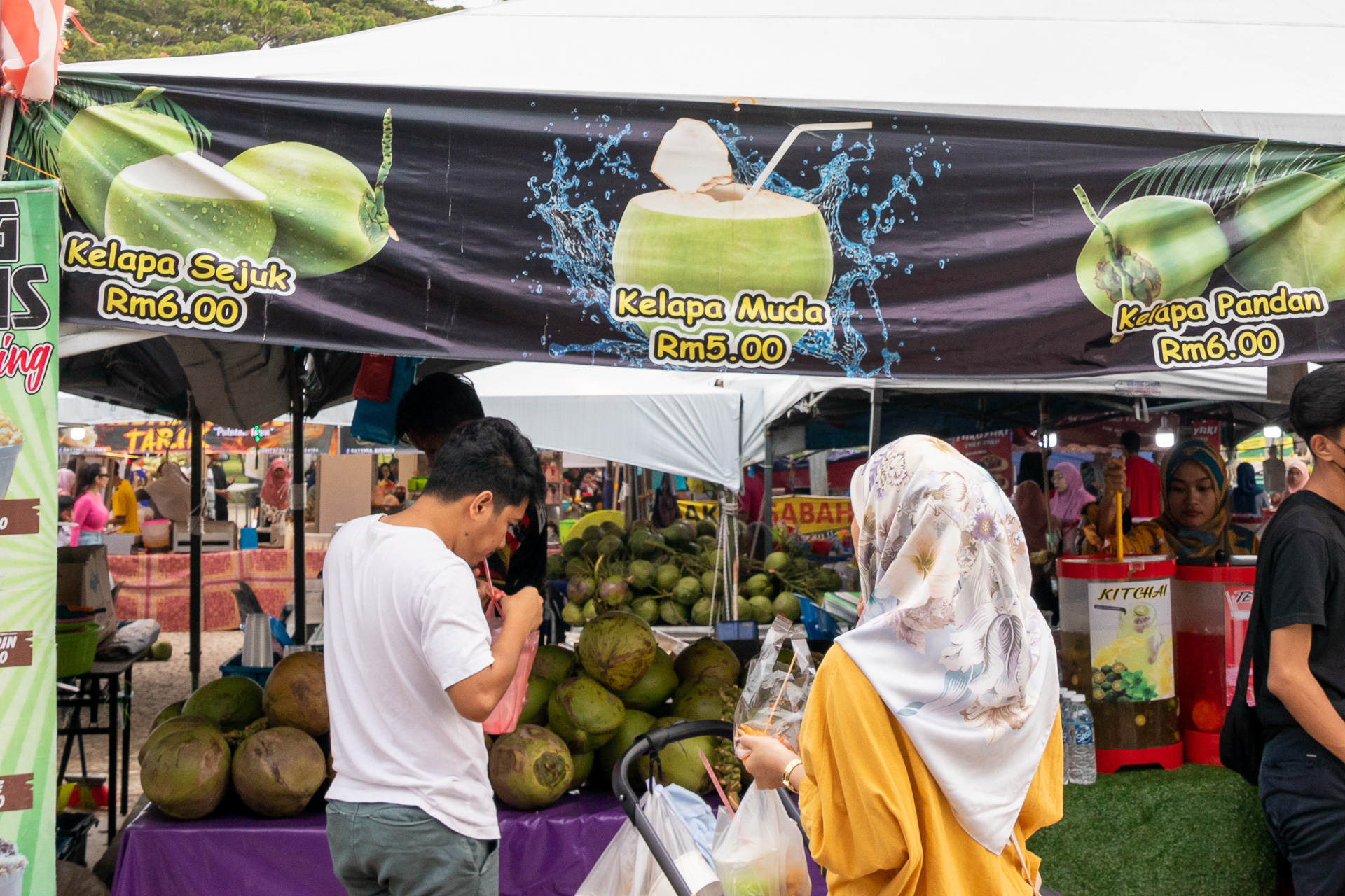 南国といえばココナッツ！　種類もいろいろあって味も違う