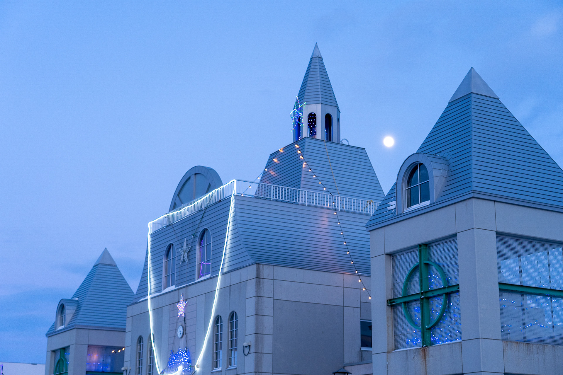 日が沈んで極寒のトワイライトタイムに