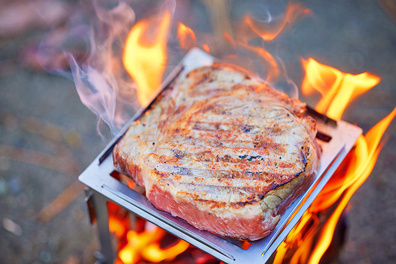 付録の焚き火台はステンレスの組み立て式