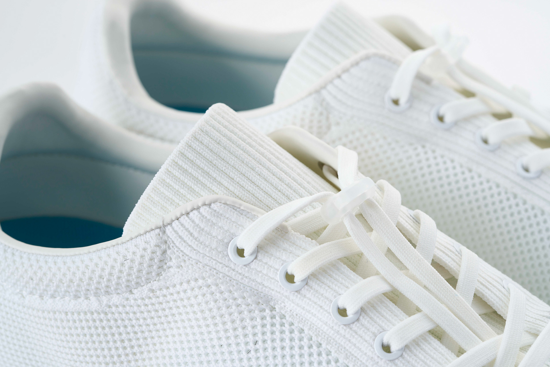 ニット素材で通気性を確保