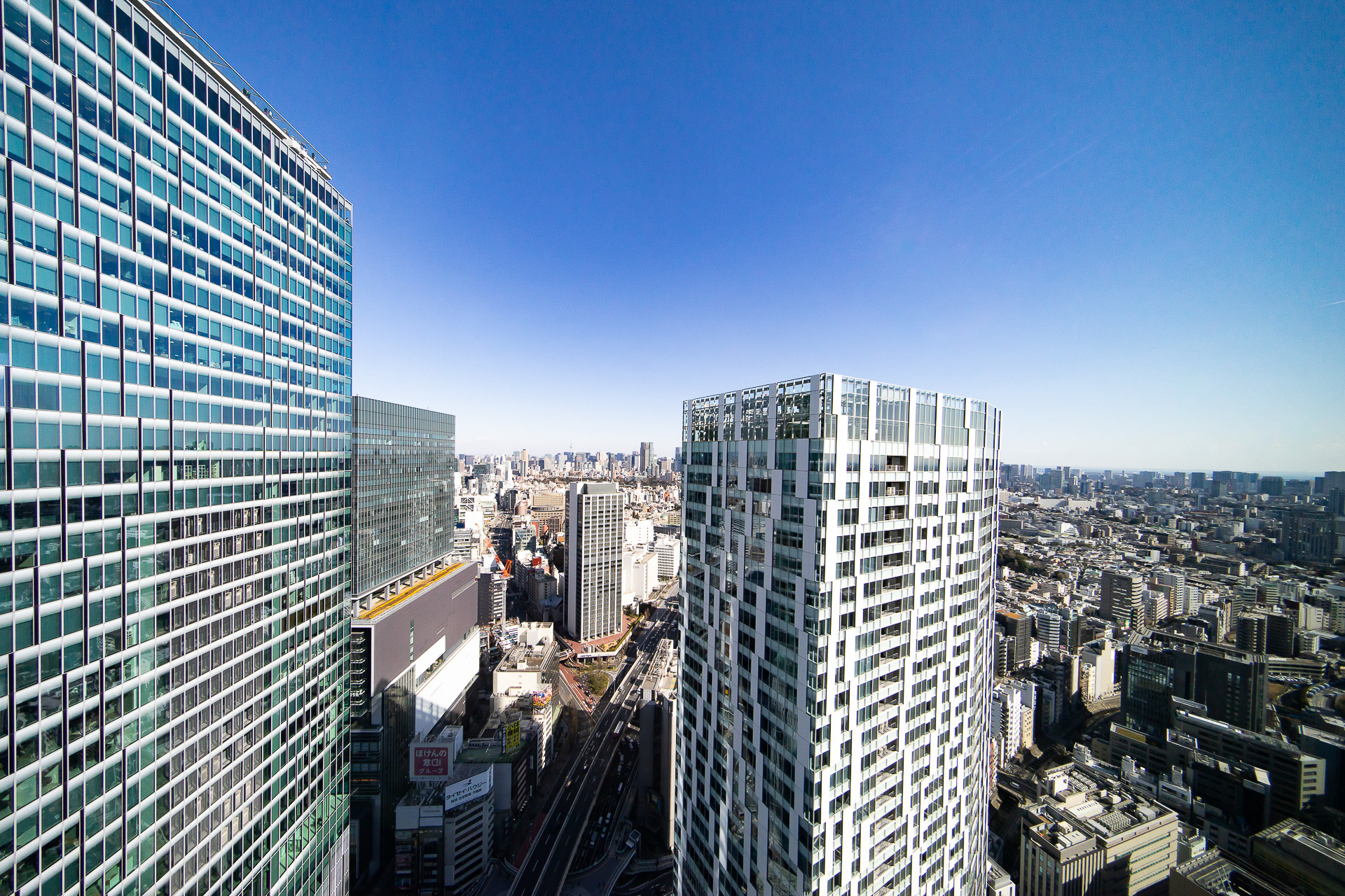 「SHIBUYAタワー」37階から浅草方面を見ている。中央は渋谷ストリーム