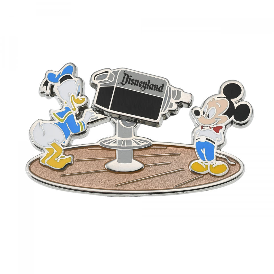ディズニー創立100周年を祝うパーク＆リゾートモチーフのアイテム登場