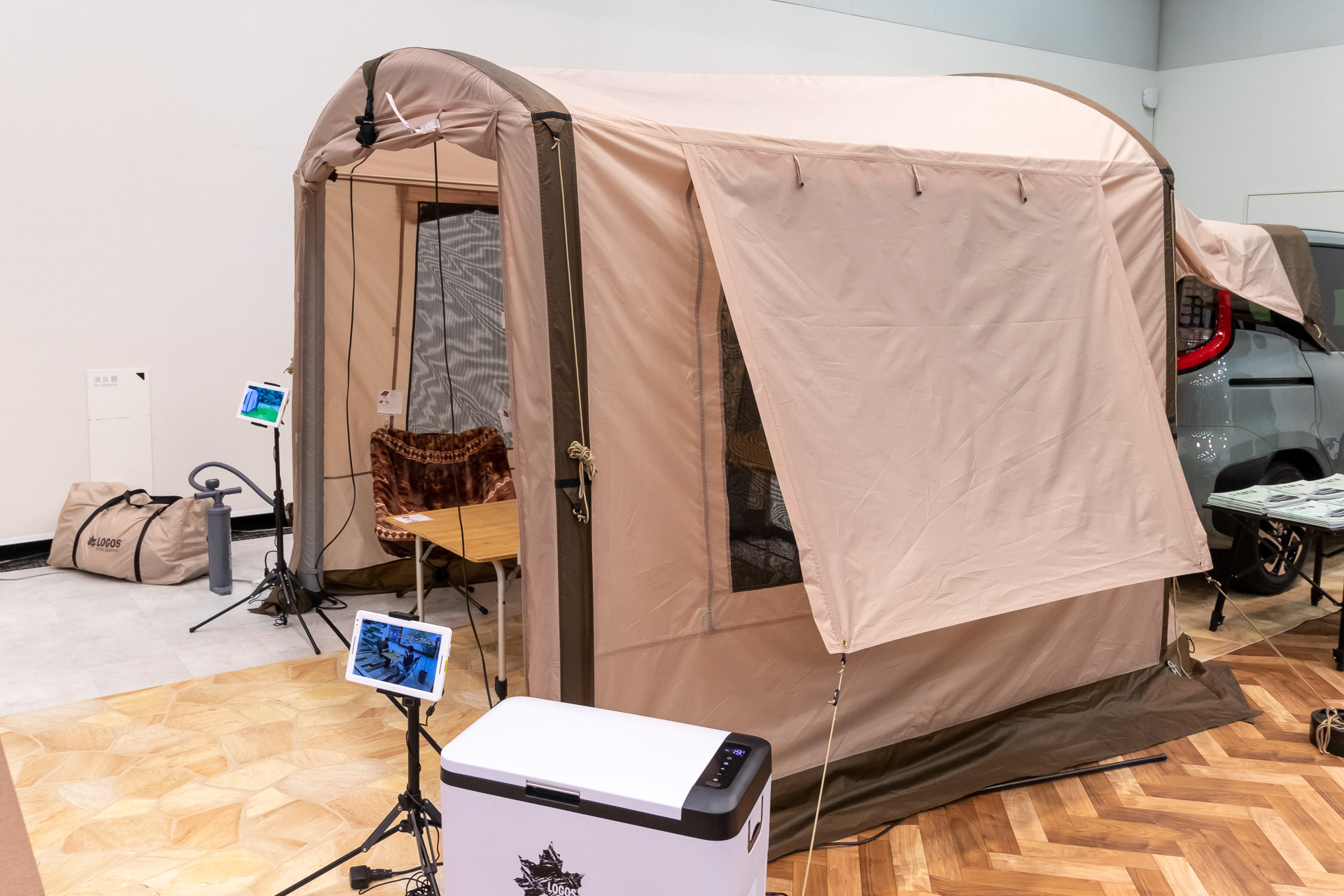 会場ではトヨタのシエンタを使って展示していた