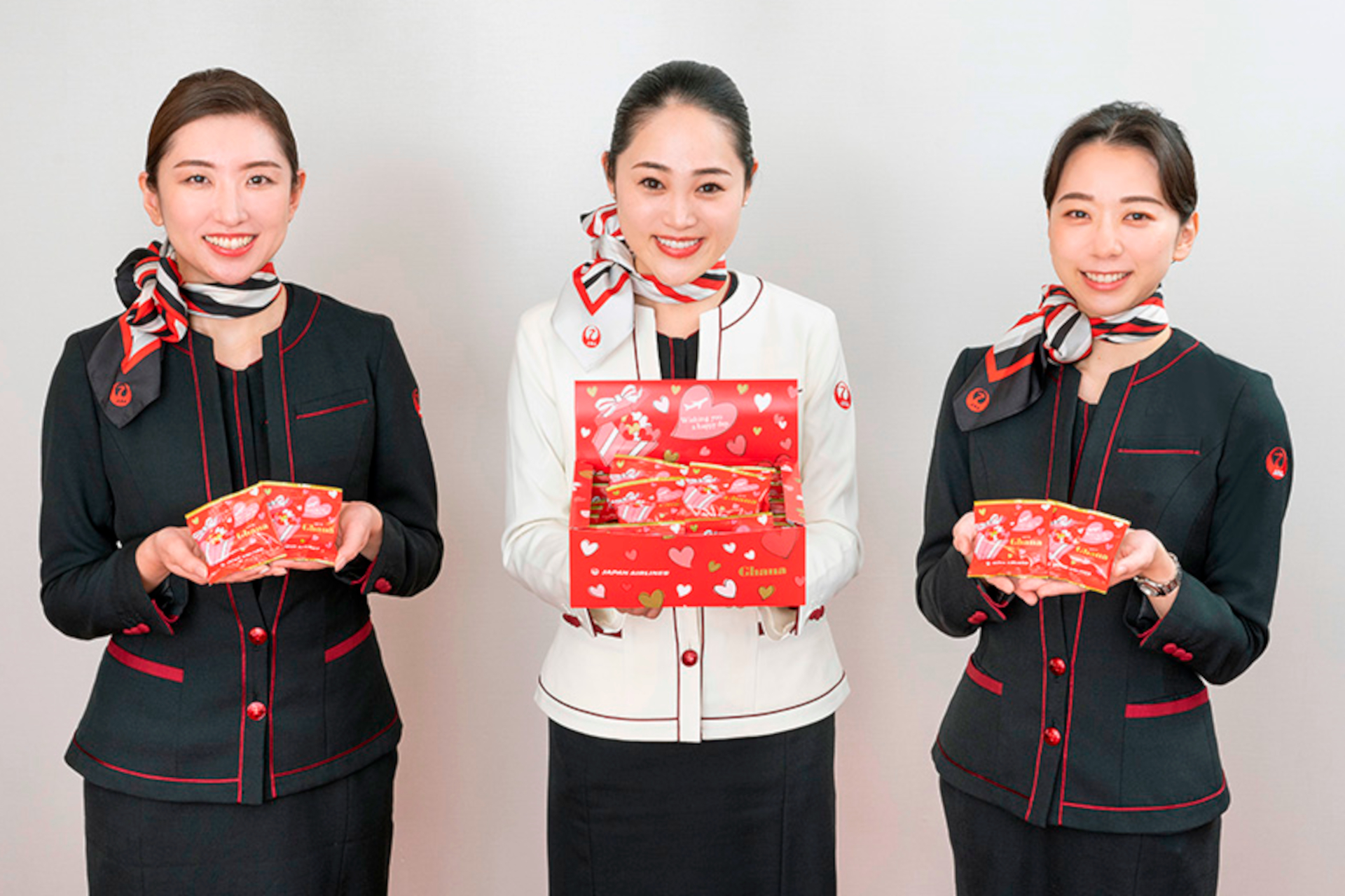 JALの搭乗客にロッテのチョコレートを2月14日限定で配布