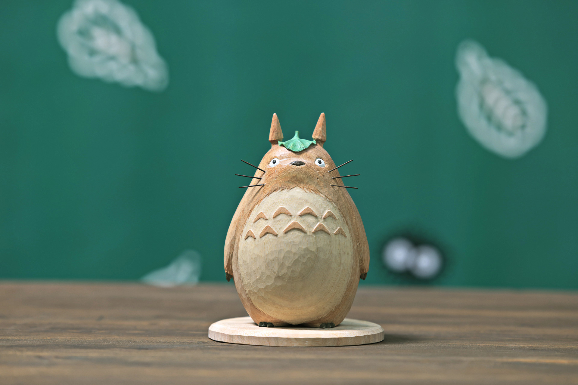 ちょっと上向きの鼻と目の表情はまさにトトロ