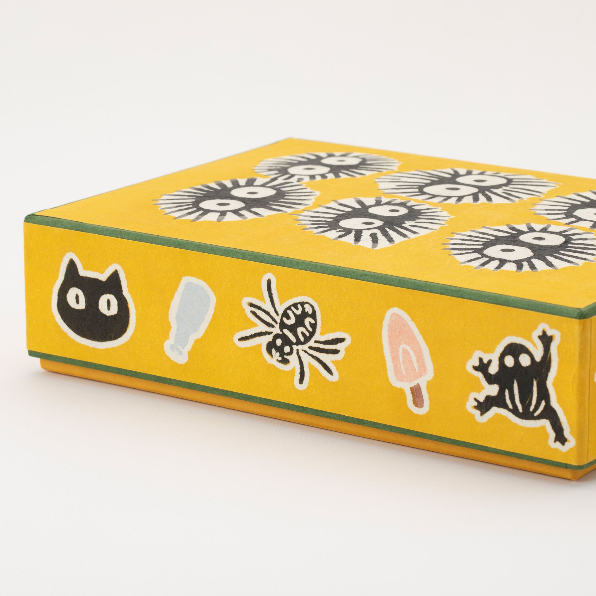 「八尾和紙の型染宝箱」マックロクロスケ