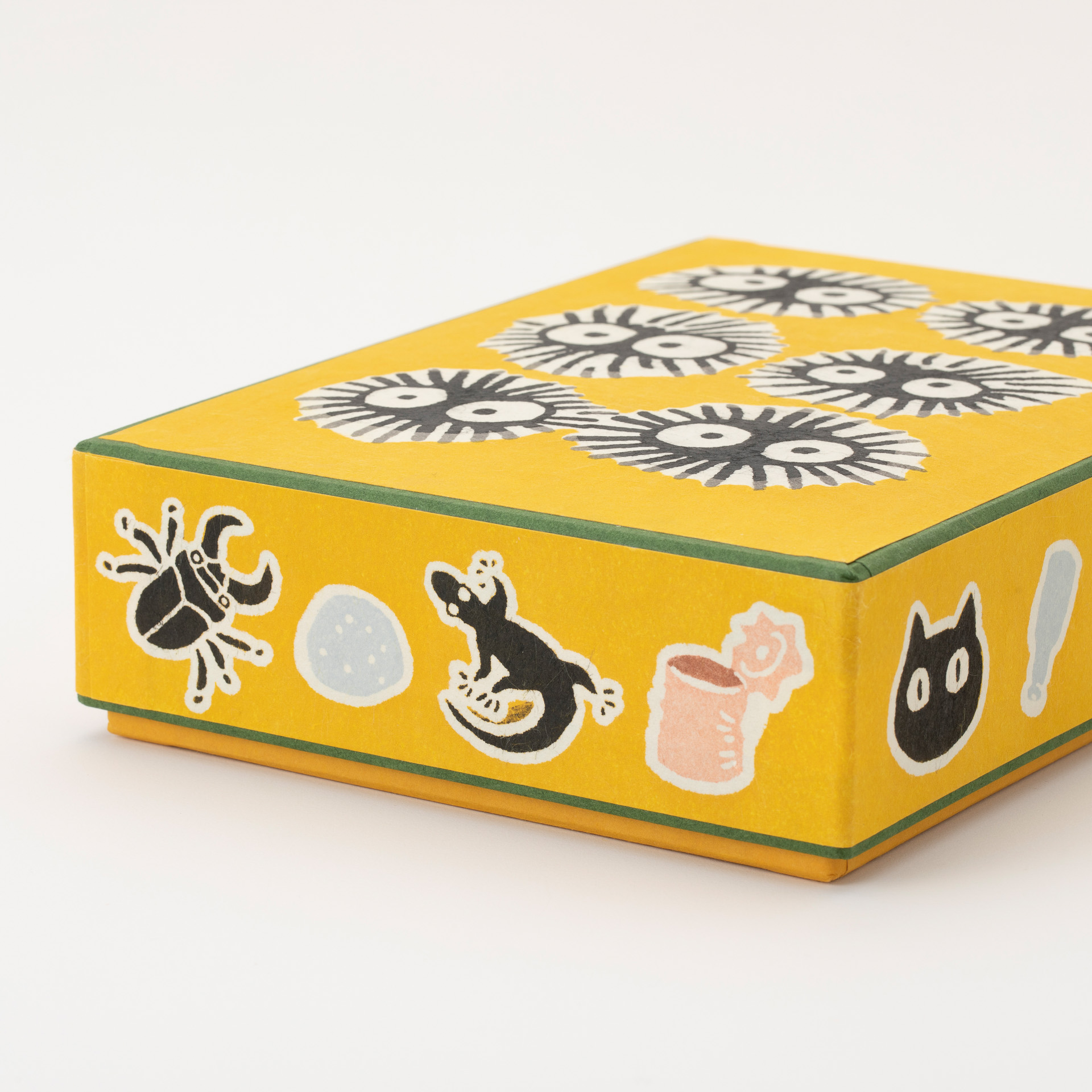 「八尾和紙の型染宝箱」マックロクロスケ