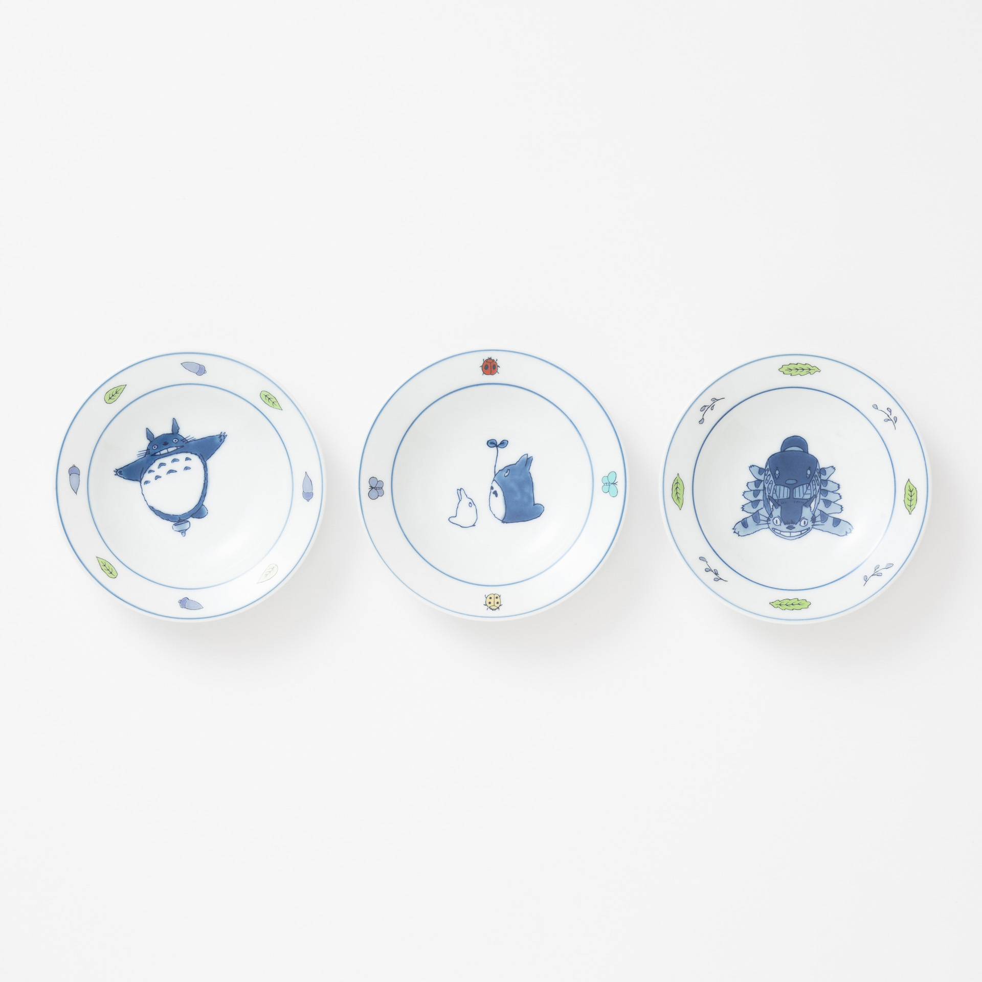 有田焼のどんぐり皿（各2200円）