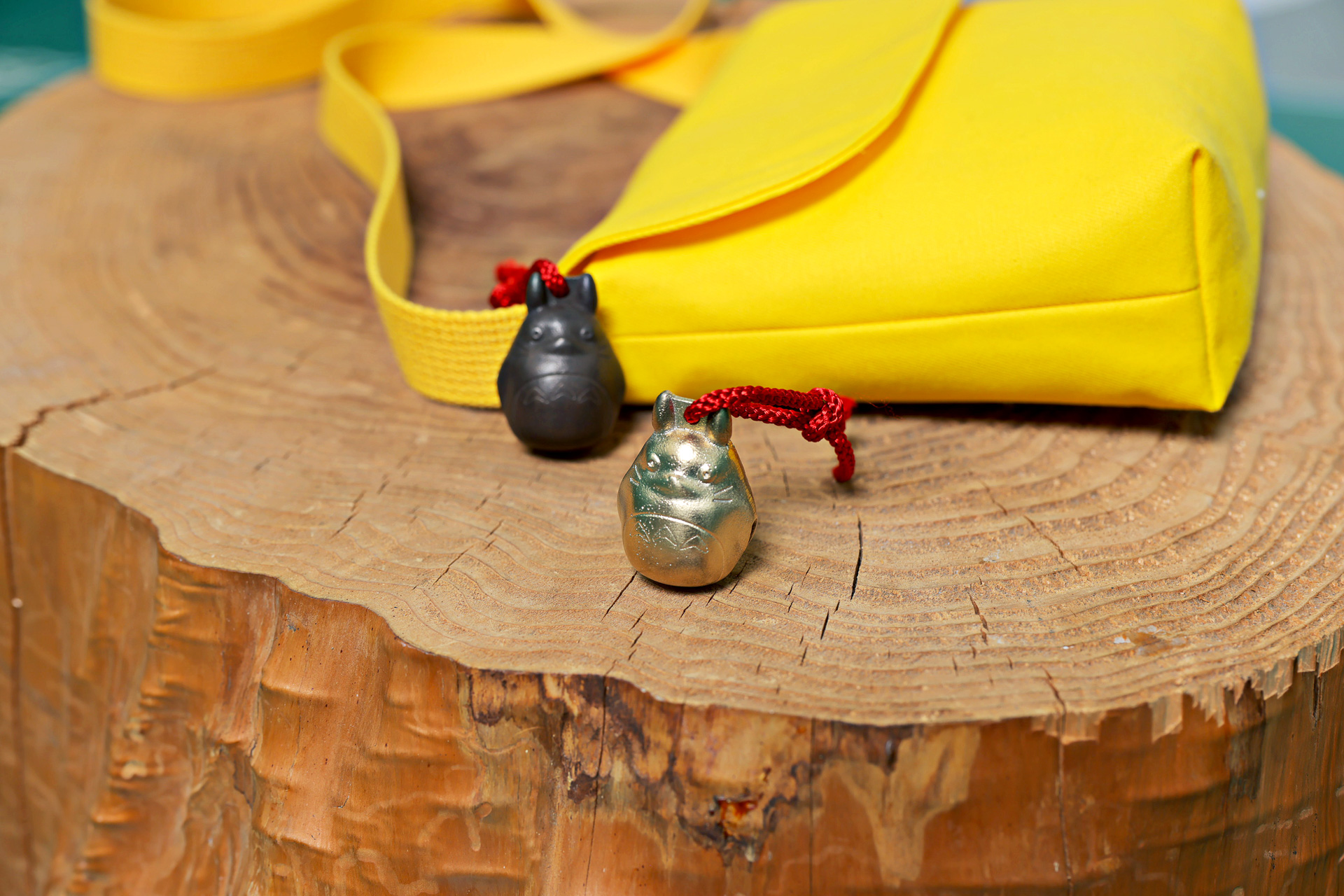 「小田原鋳物のお守り鈴」（各1980円）