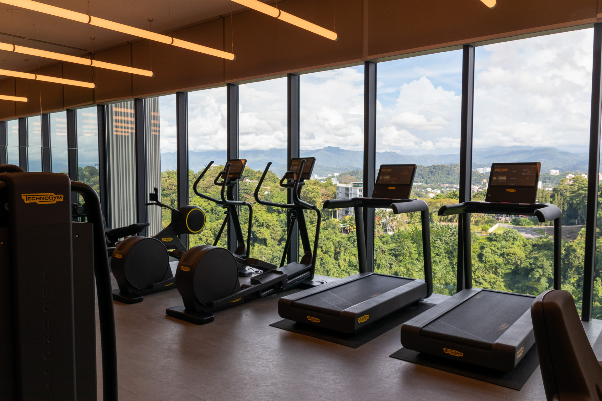 24時間利用できるフィットネスルーム