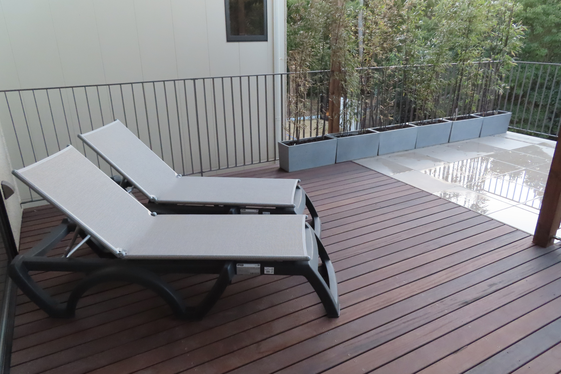 2階のウッドデッキ