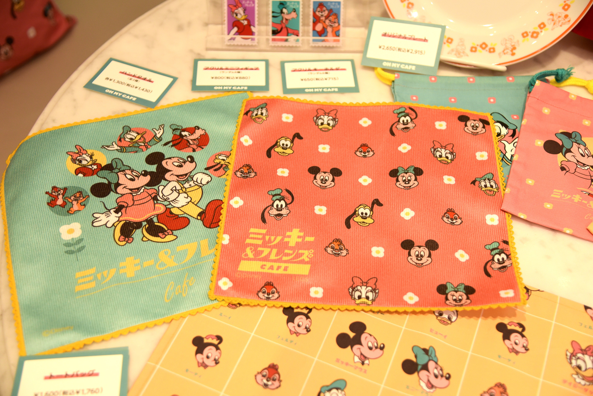 「タオル」（各1430円）は食事前の手洗いに