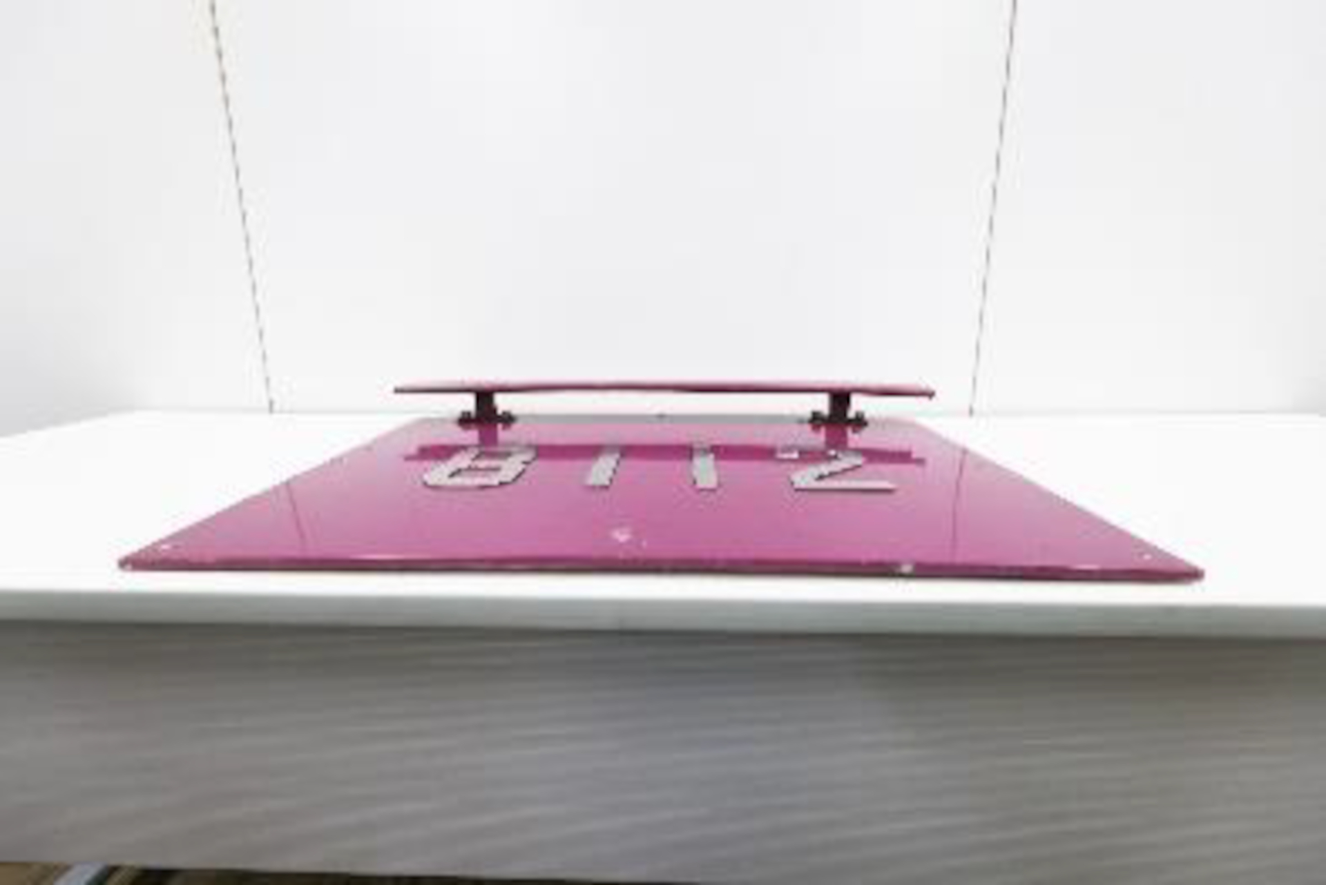 半蔵門線 8000 系「8112」前面車号板