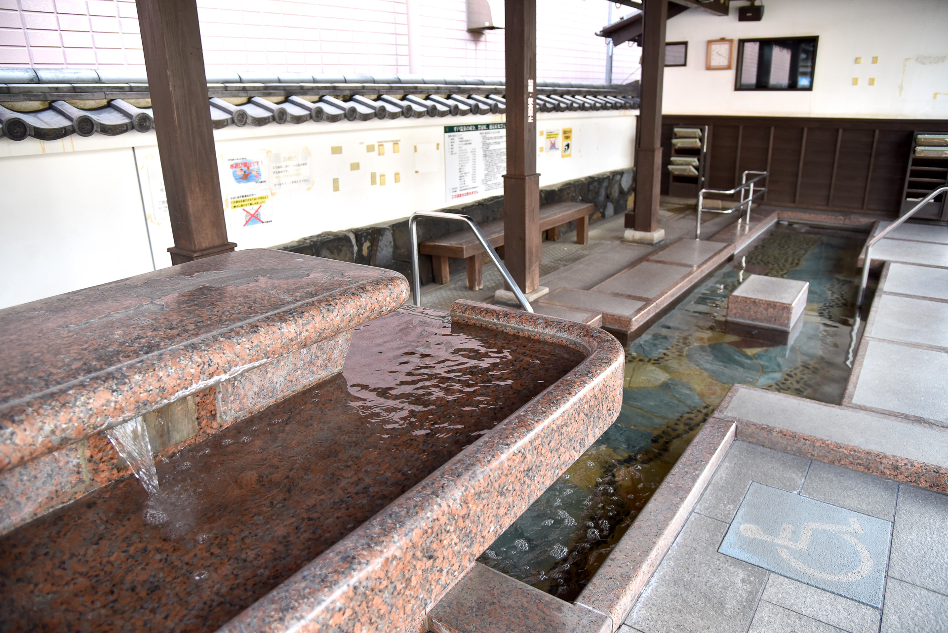 南蛮菓子探しの途中、「平戸温泉うで湯・あし湯」でほっとひと息