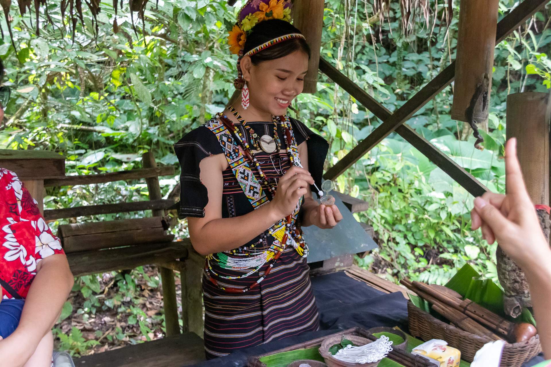 ボルネオ島に住む先住民族の暮らしや文化を展示したマリマリ文化村はコタキナバル市内からも近く、各国から訪れる観光客に大人気