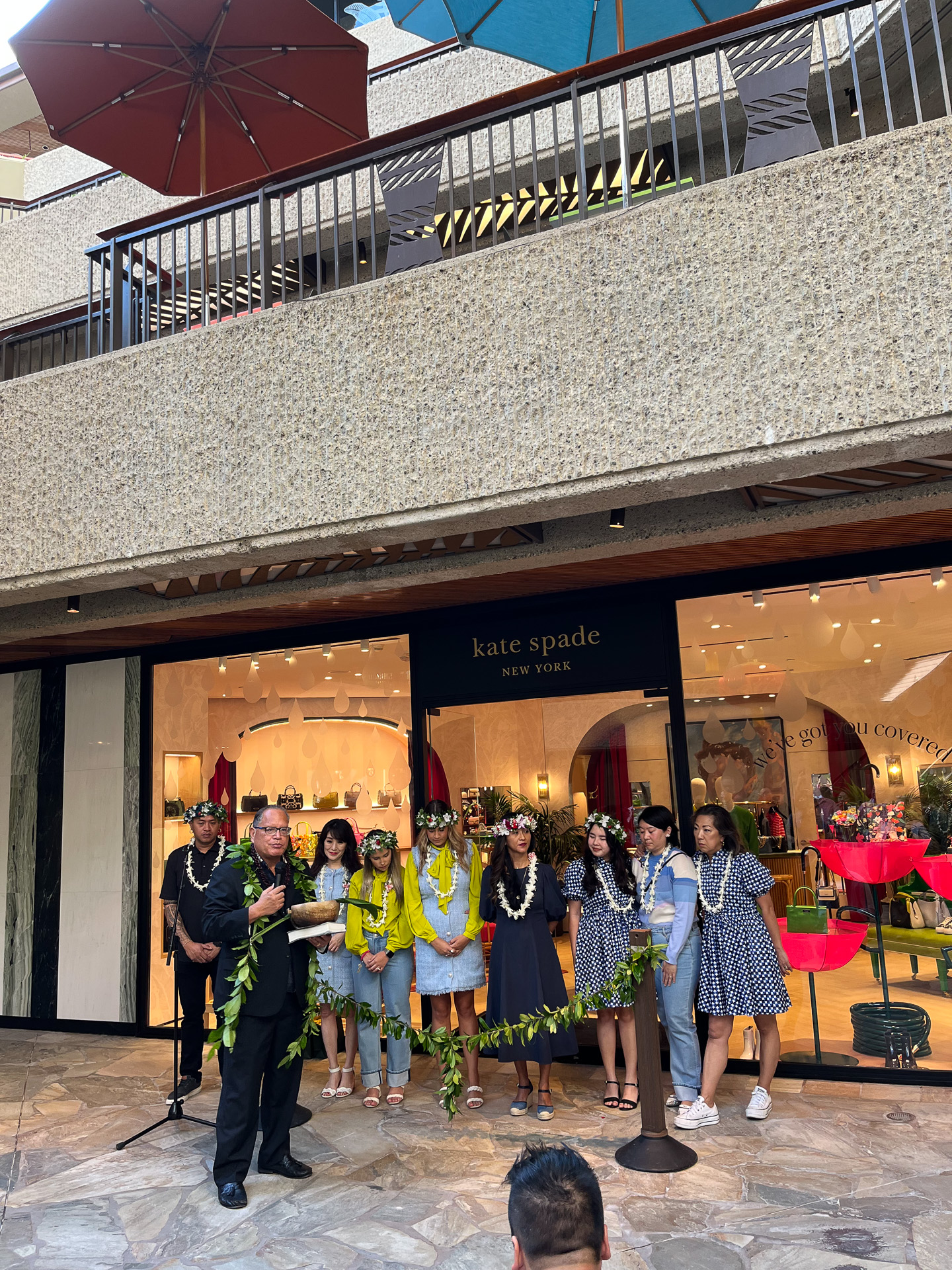 中心部のフードコートの下へと移転オープンし、新たな息吹が吹き込まれる