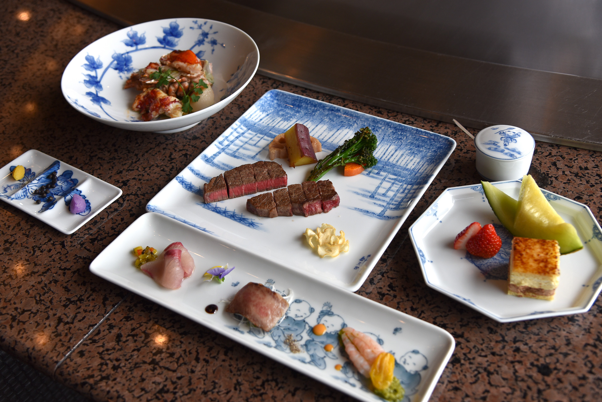 ディナーで提供する「料理長こだわりコース～日本遺産“三川内焼き”を器に～」