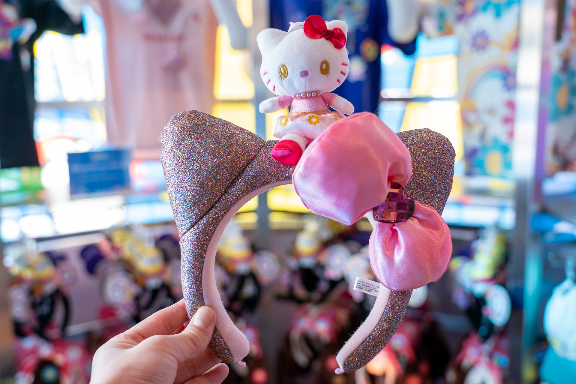 こちらはハローキティのカチューシャ