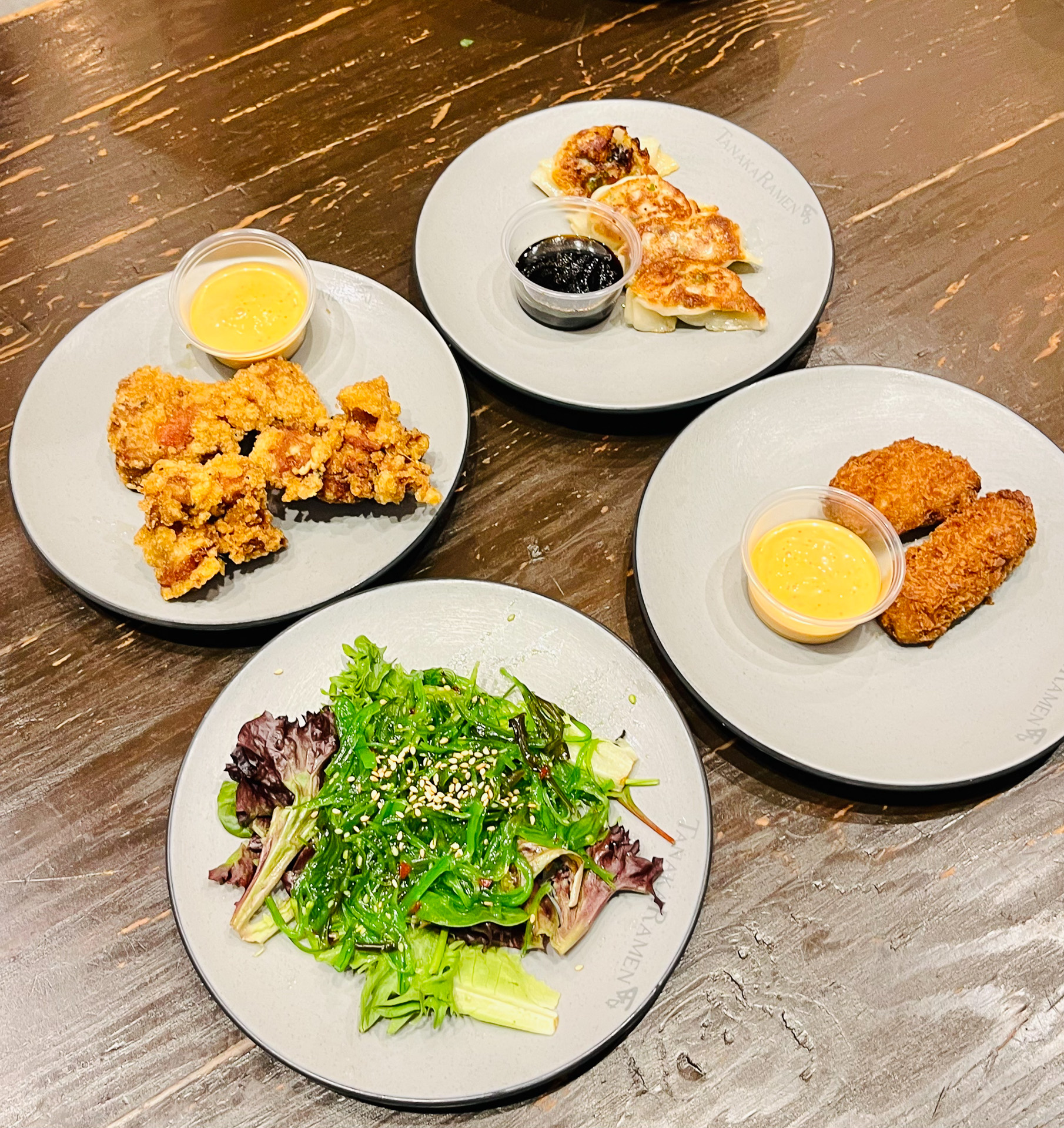 一品メニューの数々（写真はコンボメニュー用サイズ）