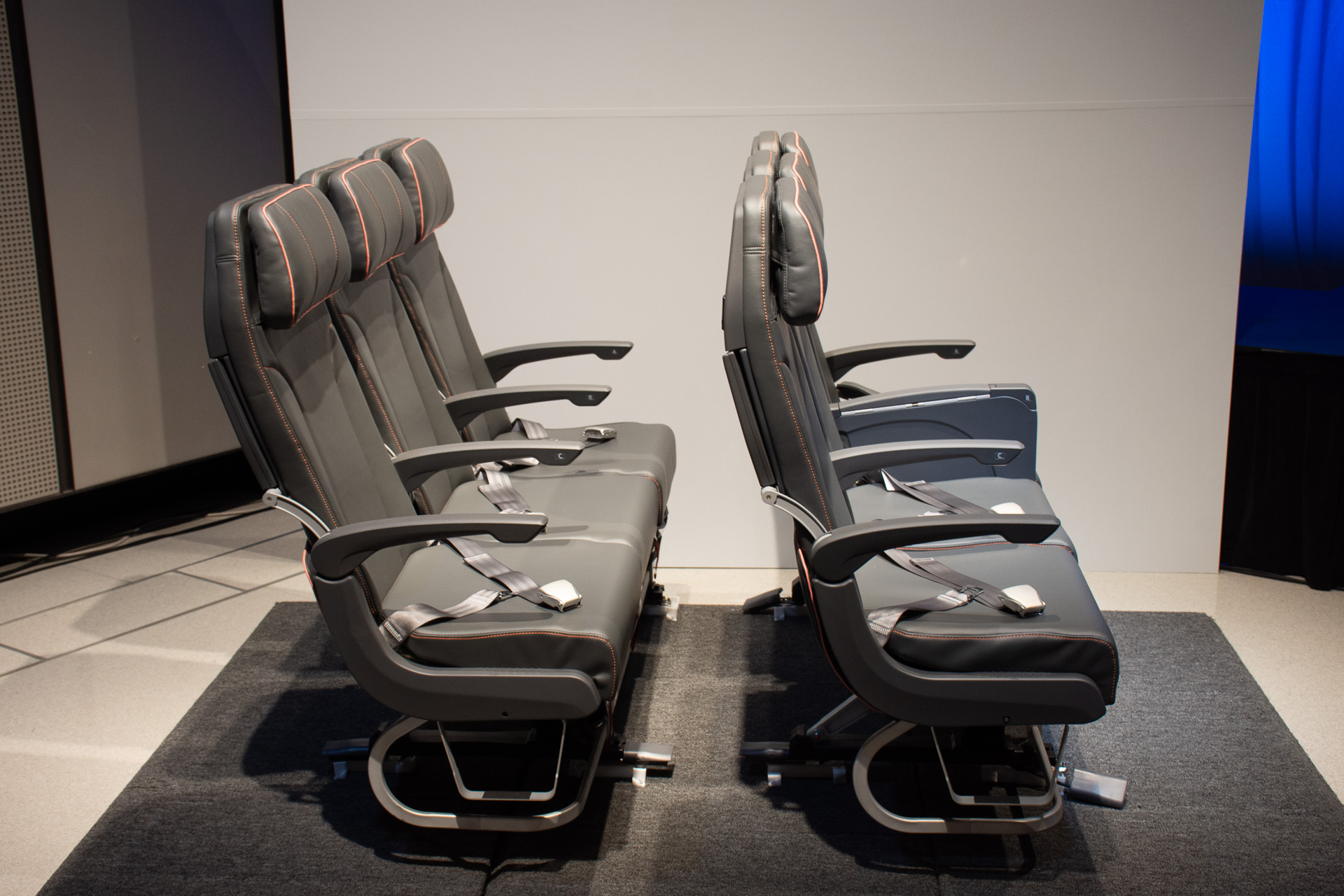 シートを真横から見たところ