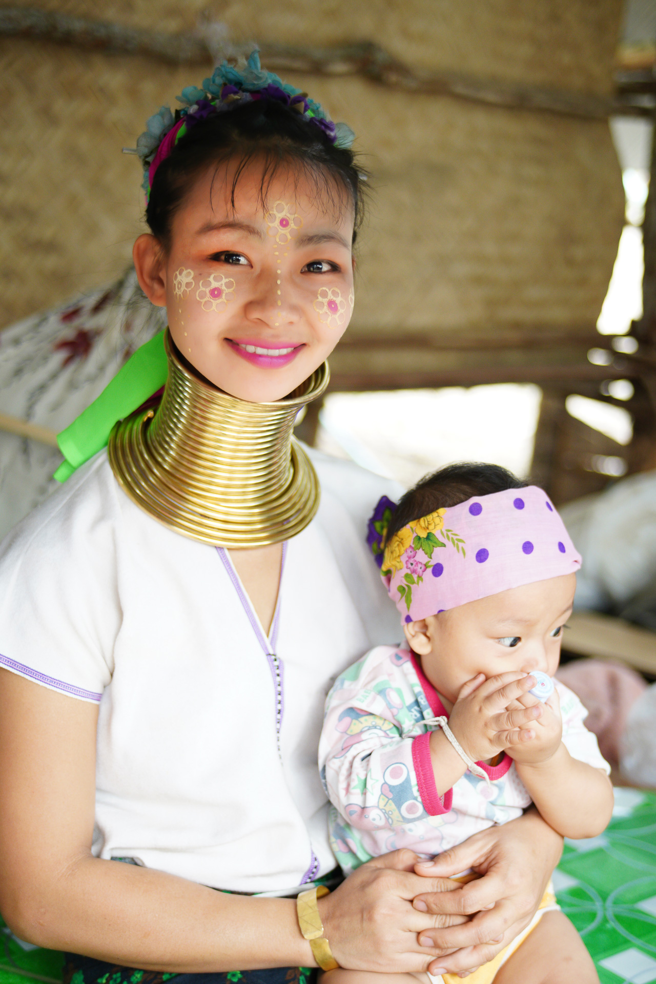 リボンやスカーフもかわいく身に着けて、さらに魅力UP