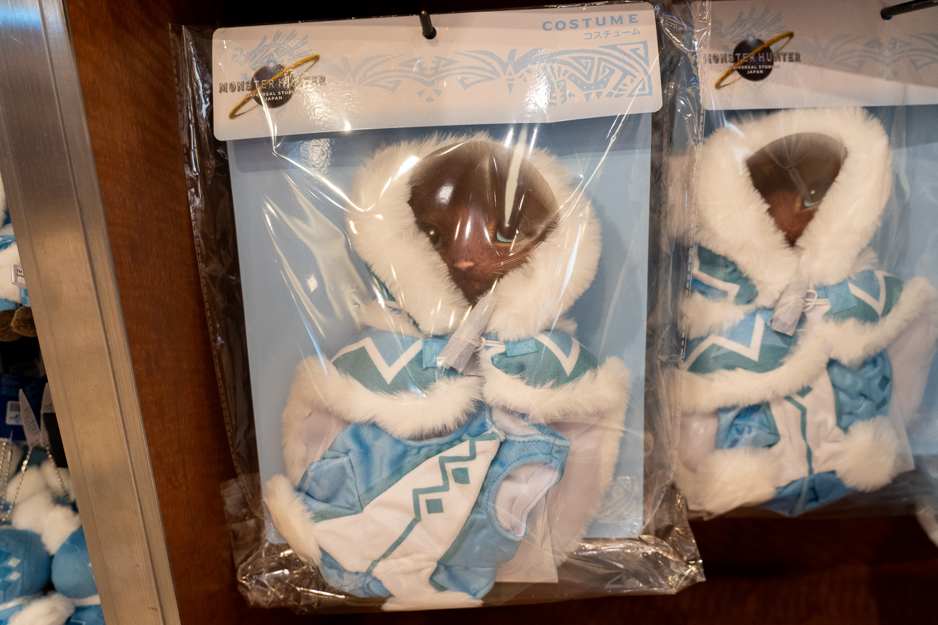 別売りのぬいぐるみに。ぬいぐるみコスチューム（3900円）は、もこもこアイルーに変身できる