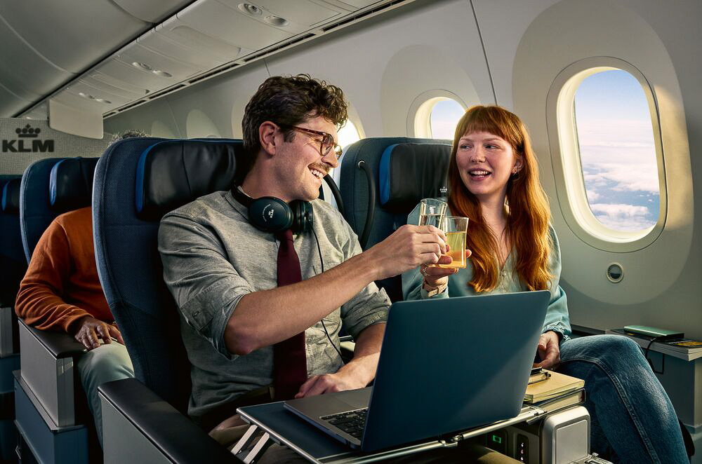 ノイズキャンセリングヘッドフォンも備え付けている