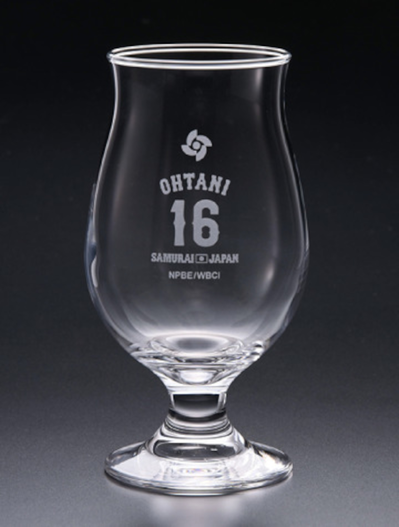 「侍ジャパングッズ」販売中。画像は「2023WBC ビアグラス」（3850円）