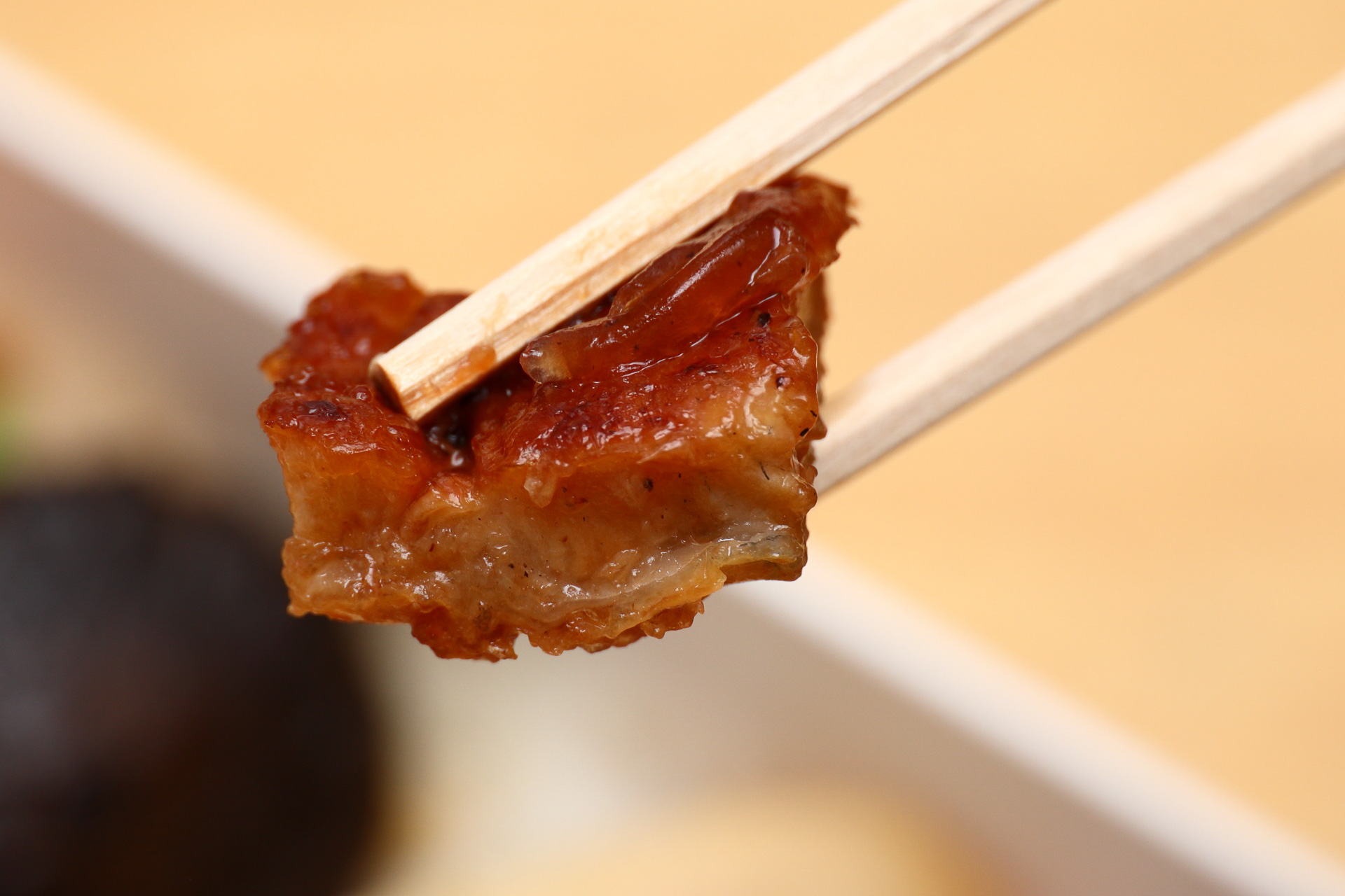 小ぶりながら肉厚の鰻蒲焼
