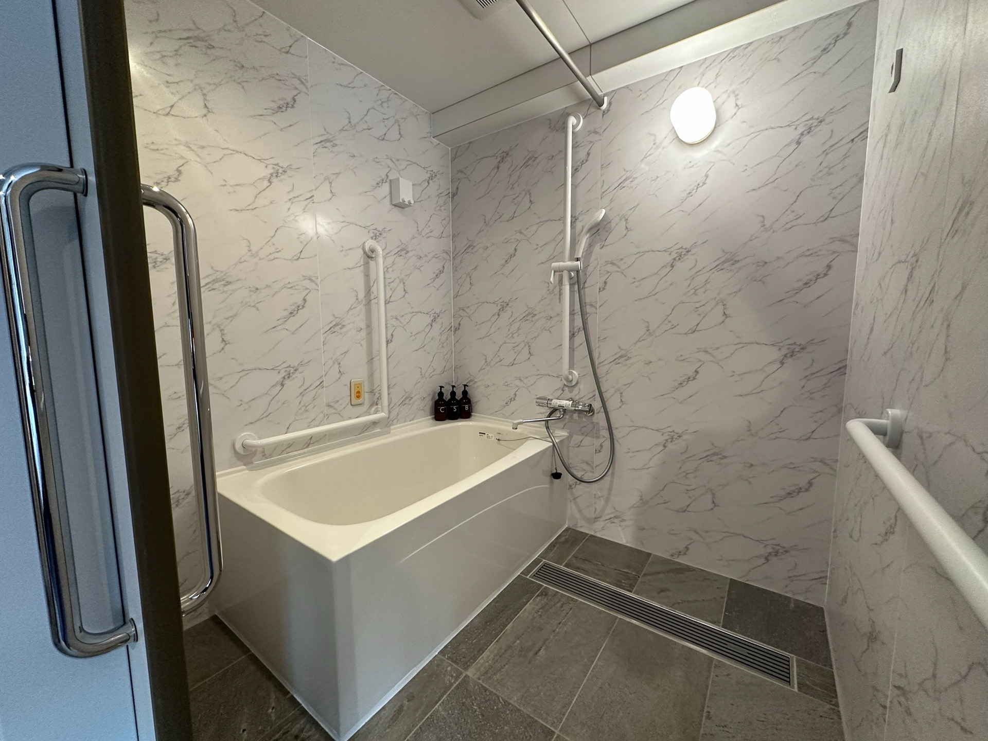 ハートフルツインの浴室