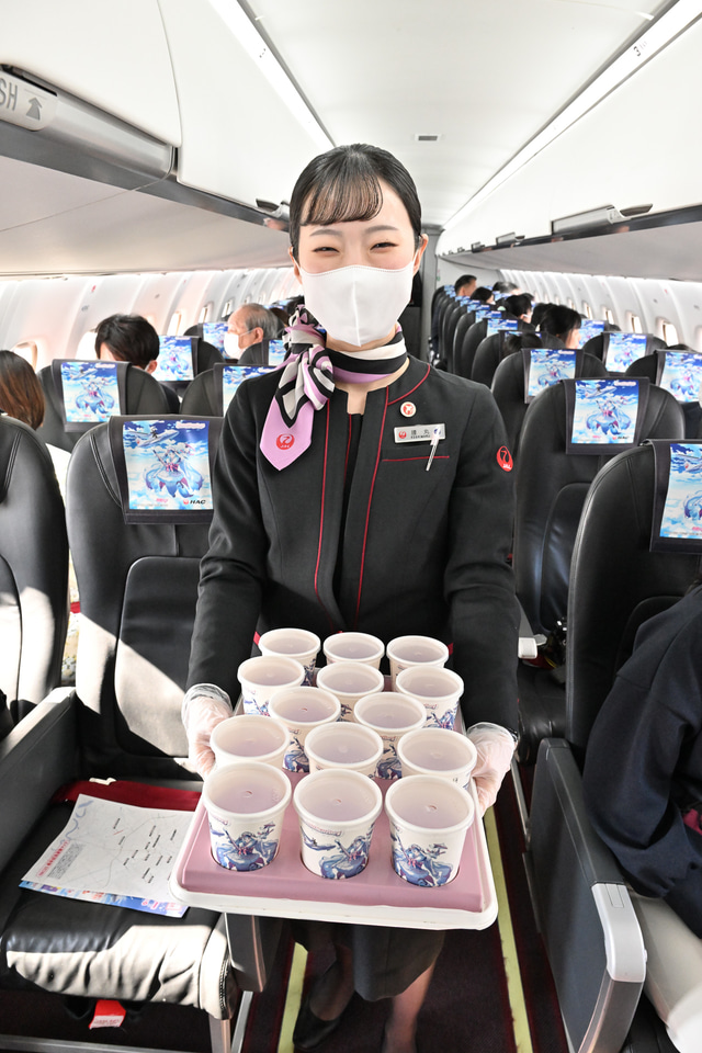 北海道エアシステムが25周年！ 雪ミクとタッピーが駆けつけた