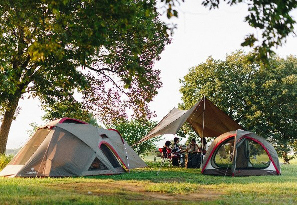 キャンプ場や農園・牧場が一体になった「ABURAYAMA FUKUOKA」4月27日