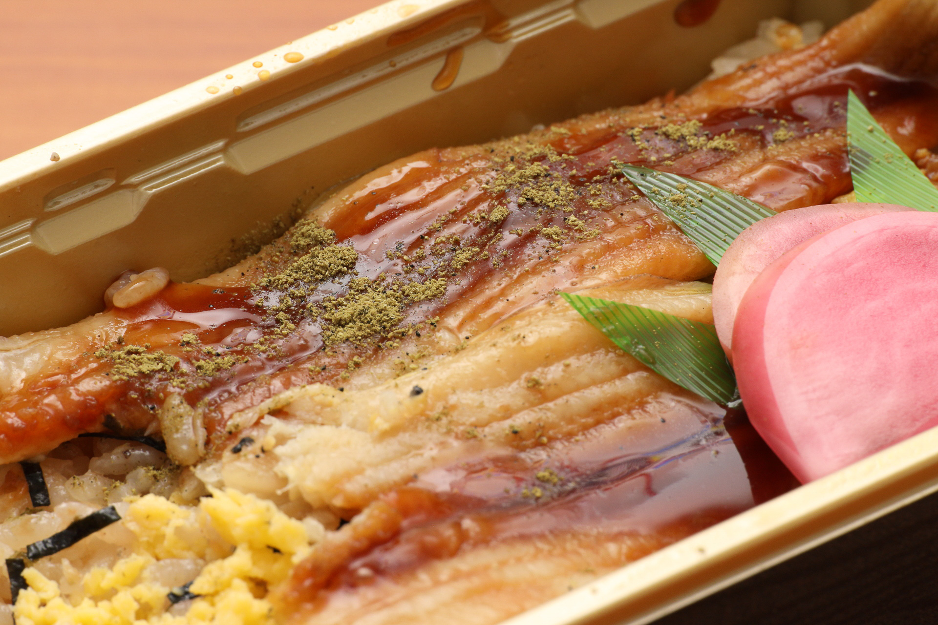 粉山椒も付いていますのでお好みでどうぞ