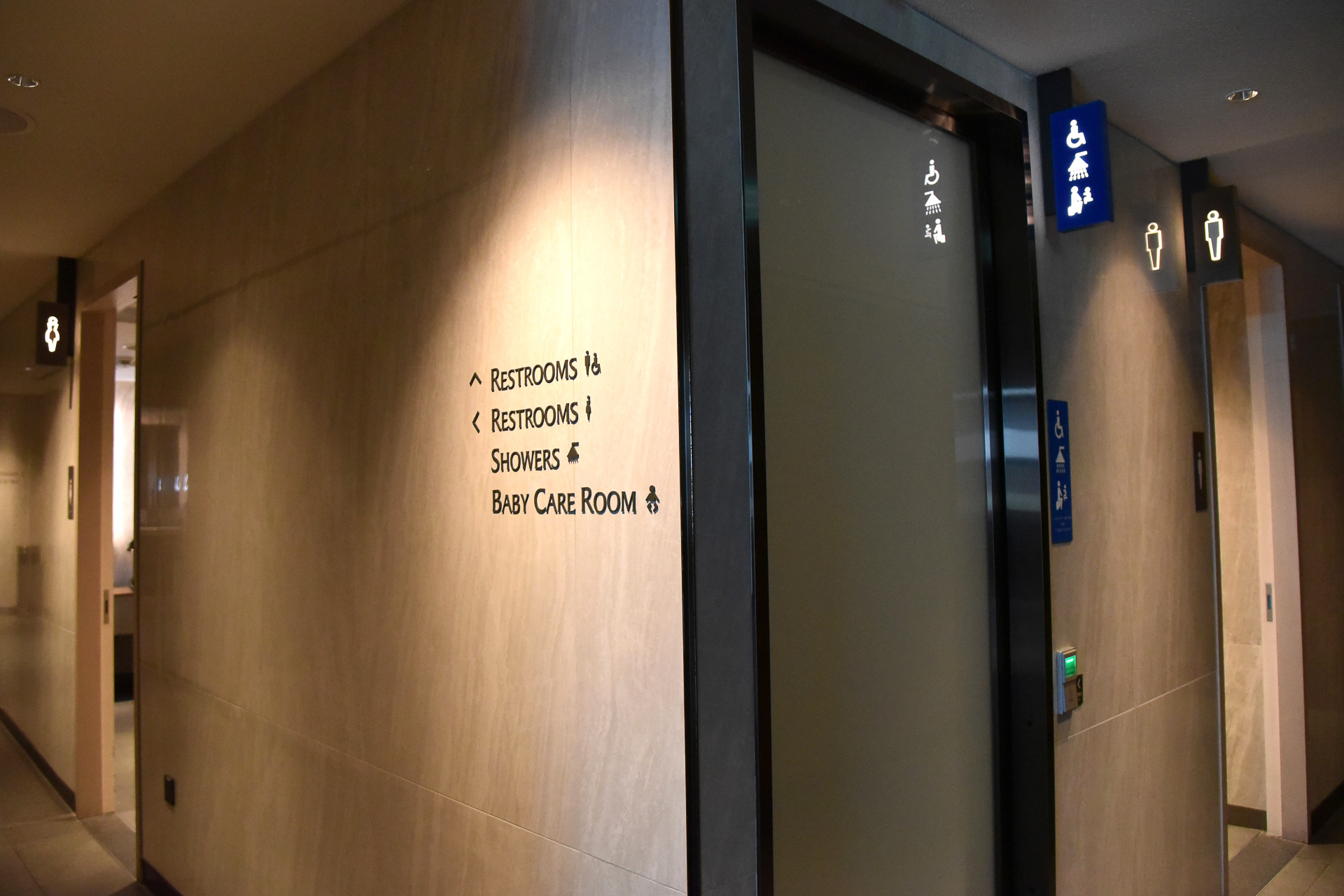 シャワールームもあるので、ベタつきをなくした状態で帰国できます