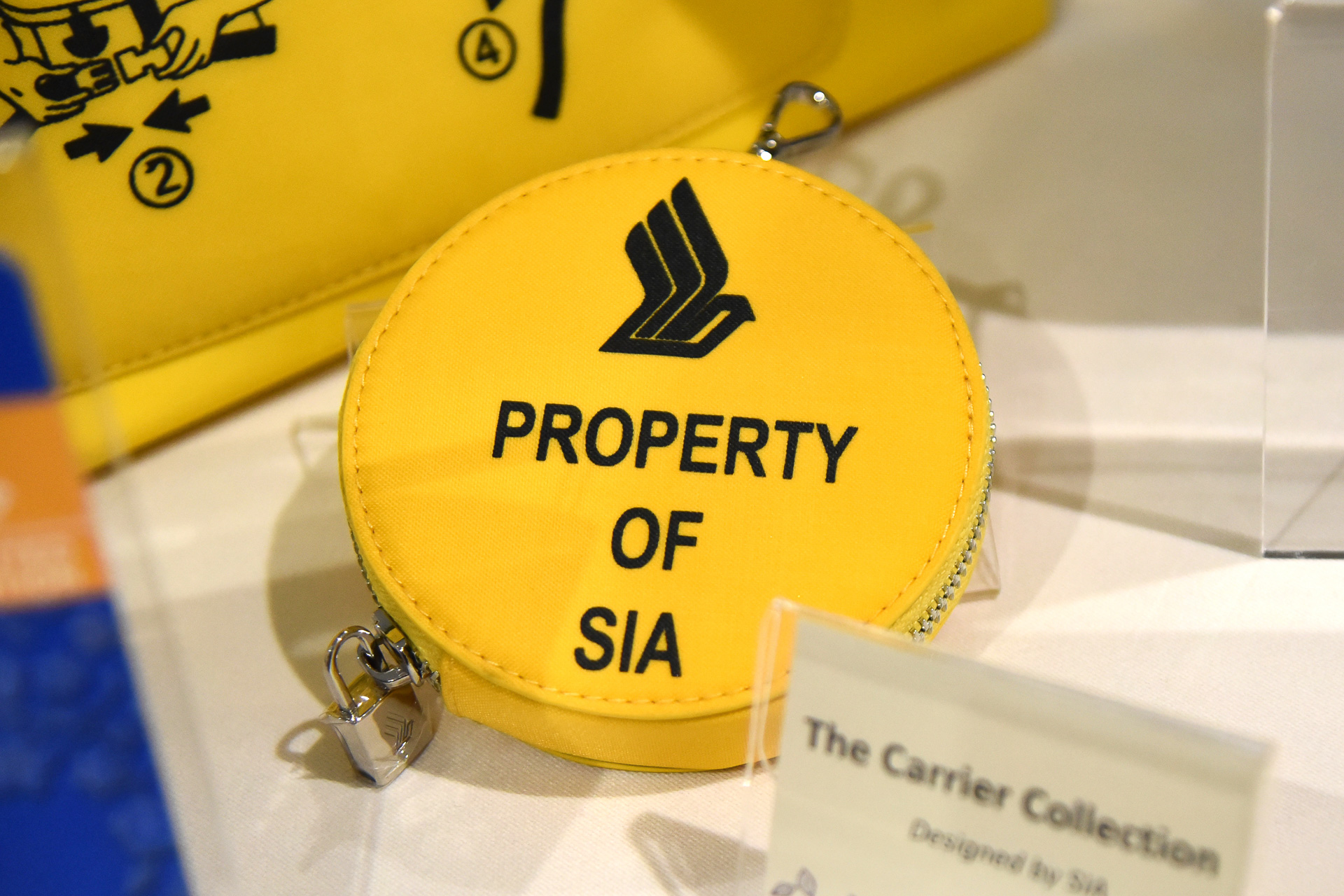 「Life saver Zip Pouch」。SQロゴ入りで、これは手に入れたい！