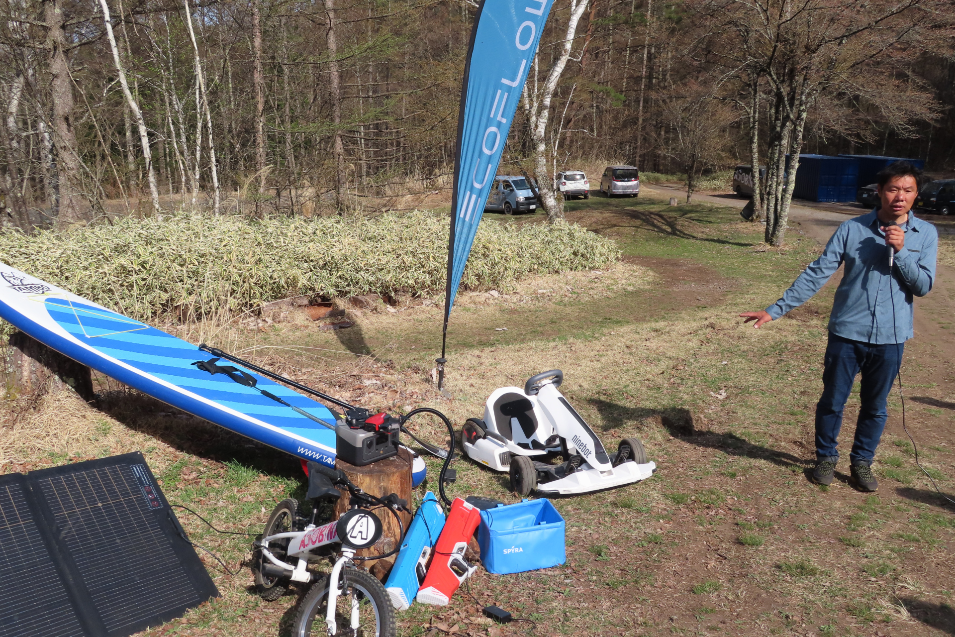 「ASOBINA」で楽しめるアクティビティの多くで電気が必要となっていることを説明するERUK代表取締役の呉本圭樹氏