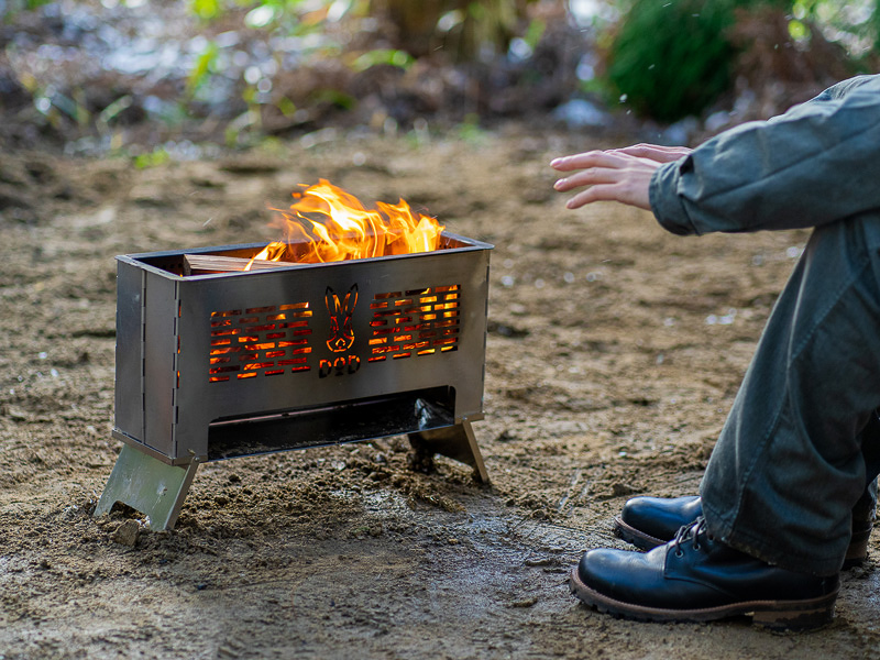 DOD、二次燃焼で高火力かつコンパクトな焚き火台「すけもえファイヤー