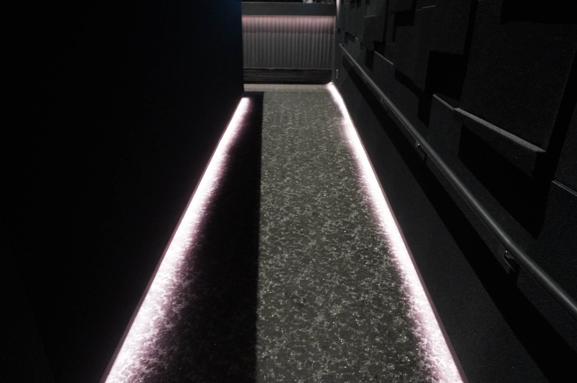 こちらは内覧会でプレゼン会場となったシアター7