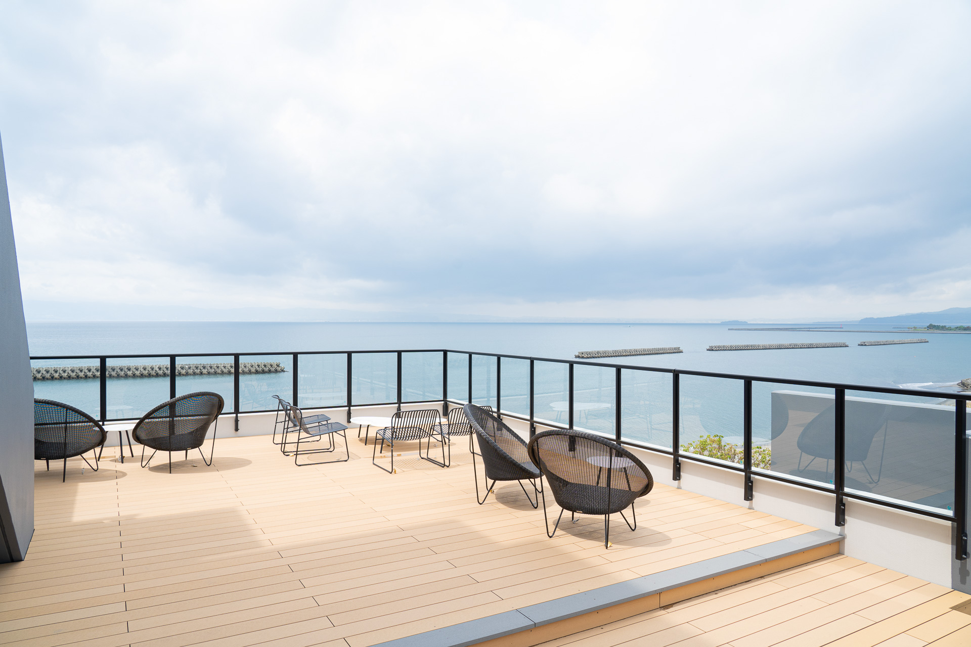 デッキスペースなど