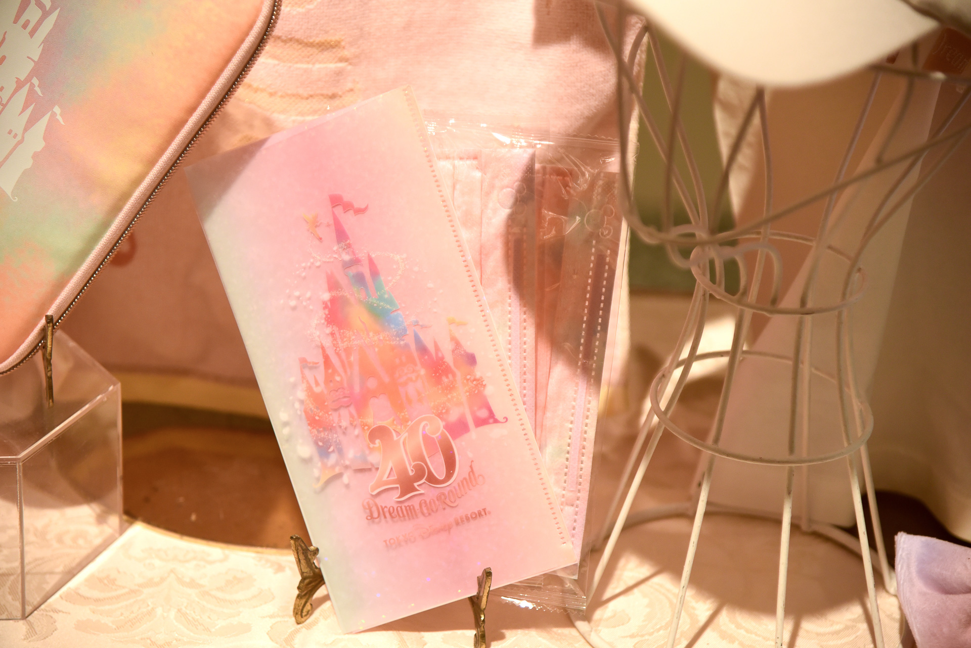 マスクだってオーロラカラーです。「マスクケース＆不織布マスク」