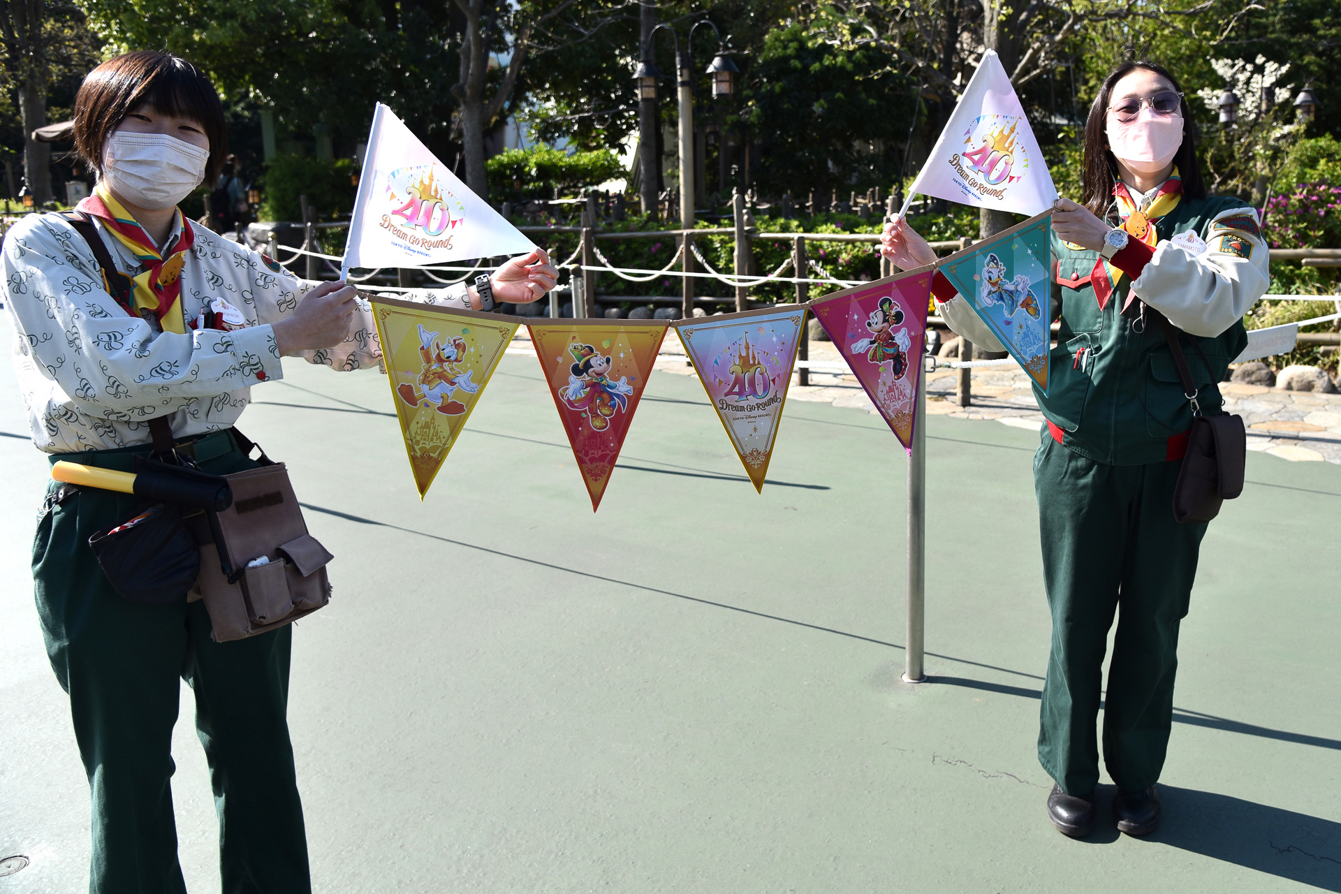 パークの各所で「ドリームガーランド」をくぐったり、手持ちで写真を撮ったりできます