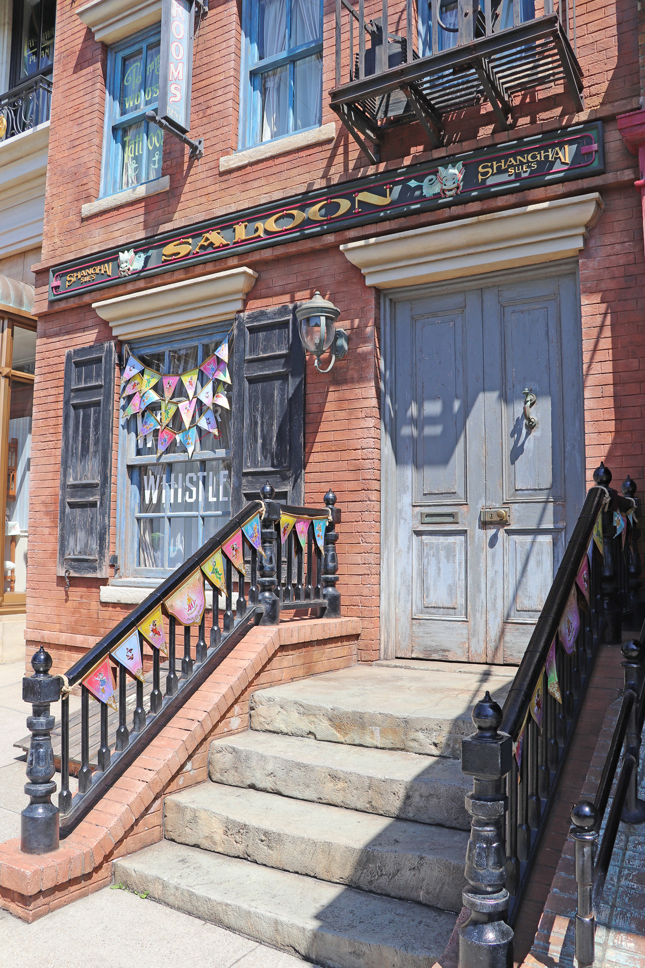 マクダックス・デパートメントストアもガーランドで“映える”スポットに