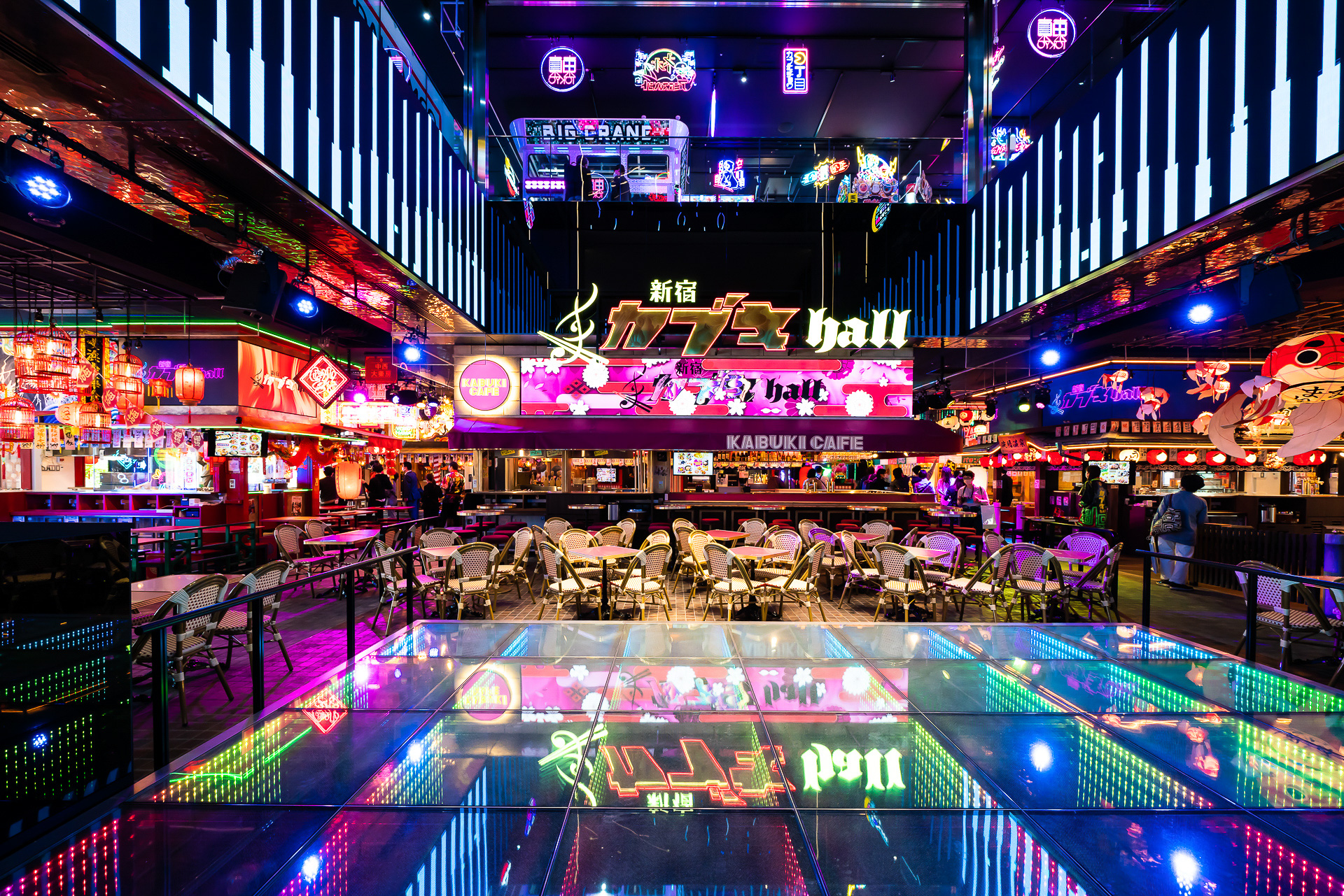 東急歌舞伎町タワー2階にできたカオスなエンタテイメントフードホール「新宿カブキhall～歌舞伎横丁」